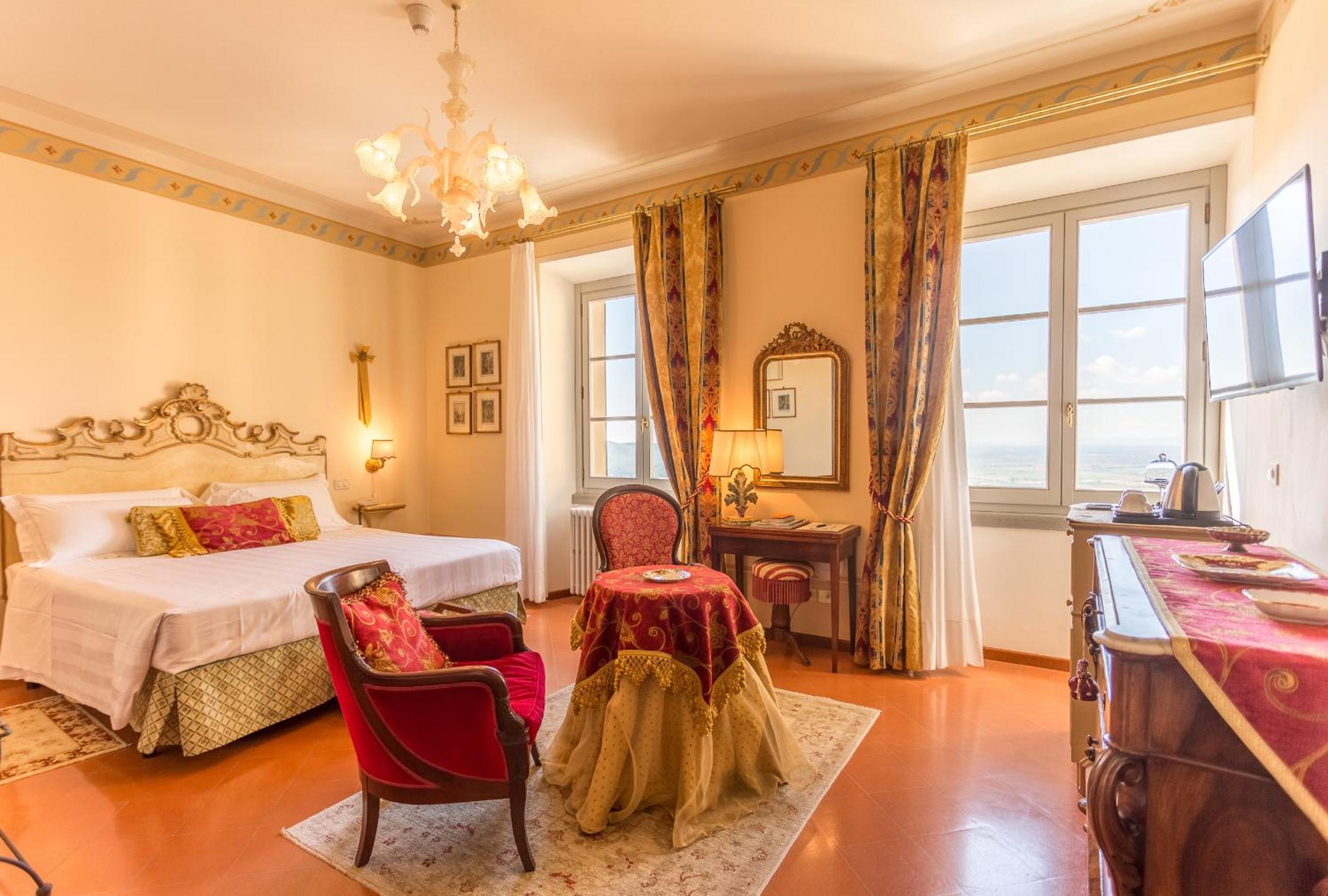 Deluxe King Room with Whirlpool - Photo 1