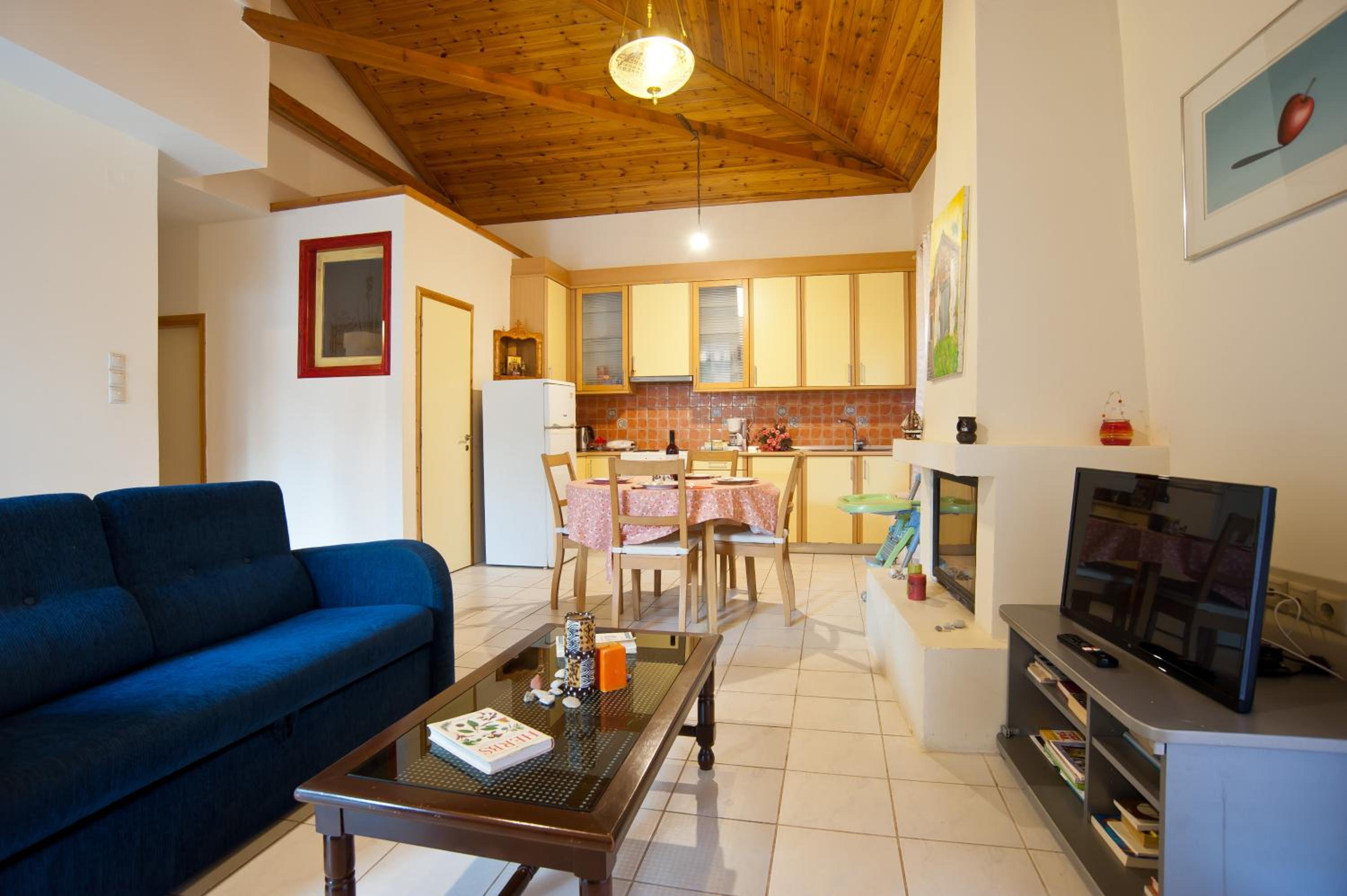 Two-Bedroom House photo 3
