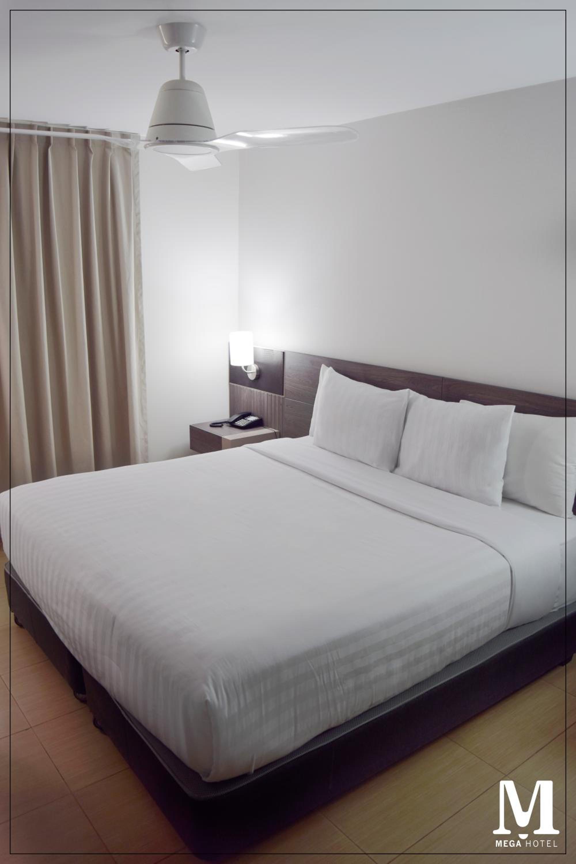 Deluxe Double Room (1 adult + 1 child)