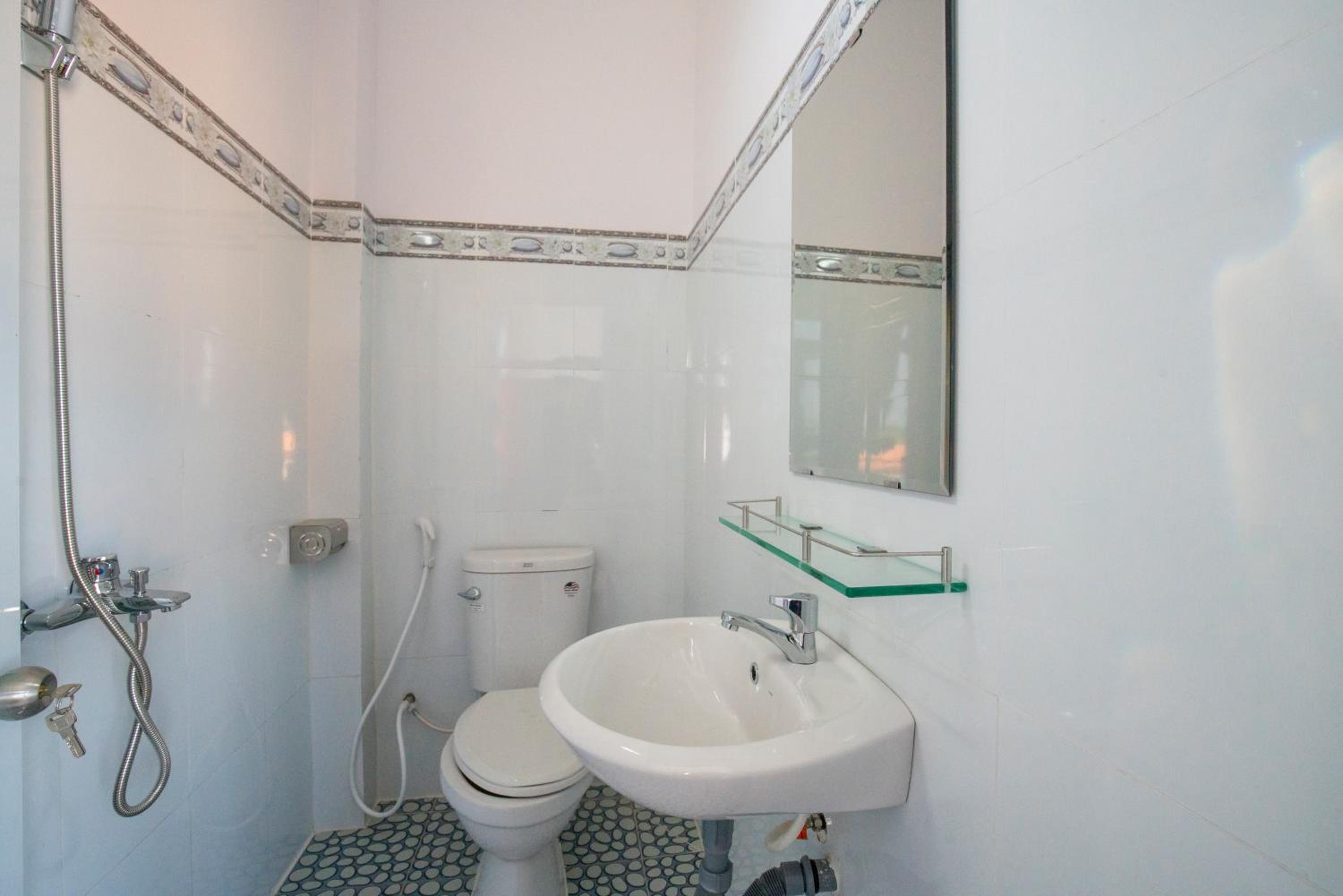 Standard Double Room - Photo 14