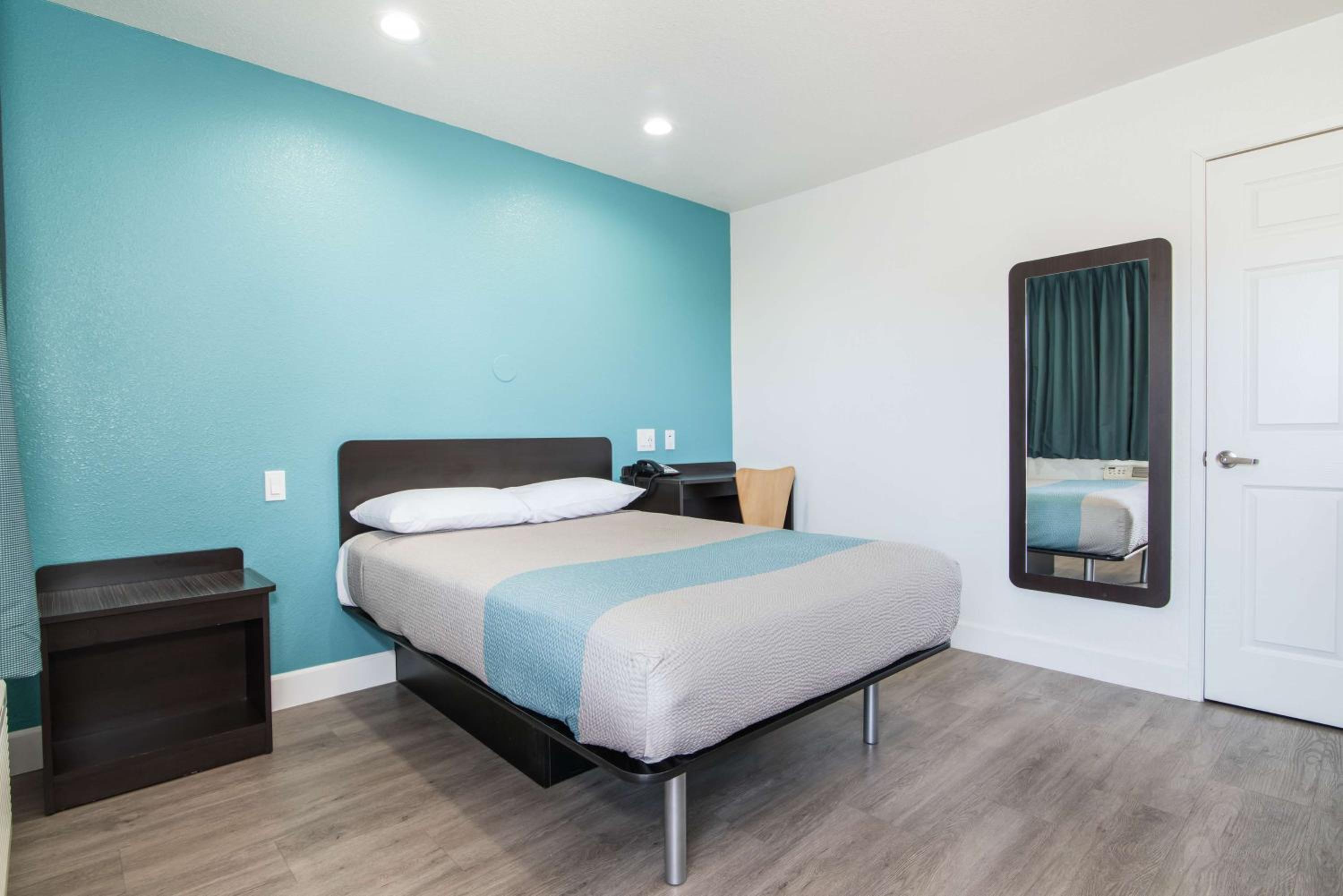 Double Room - Disability Access - Non-Smoking