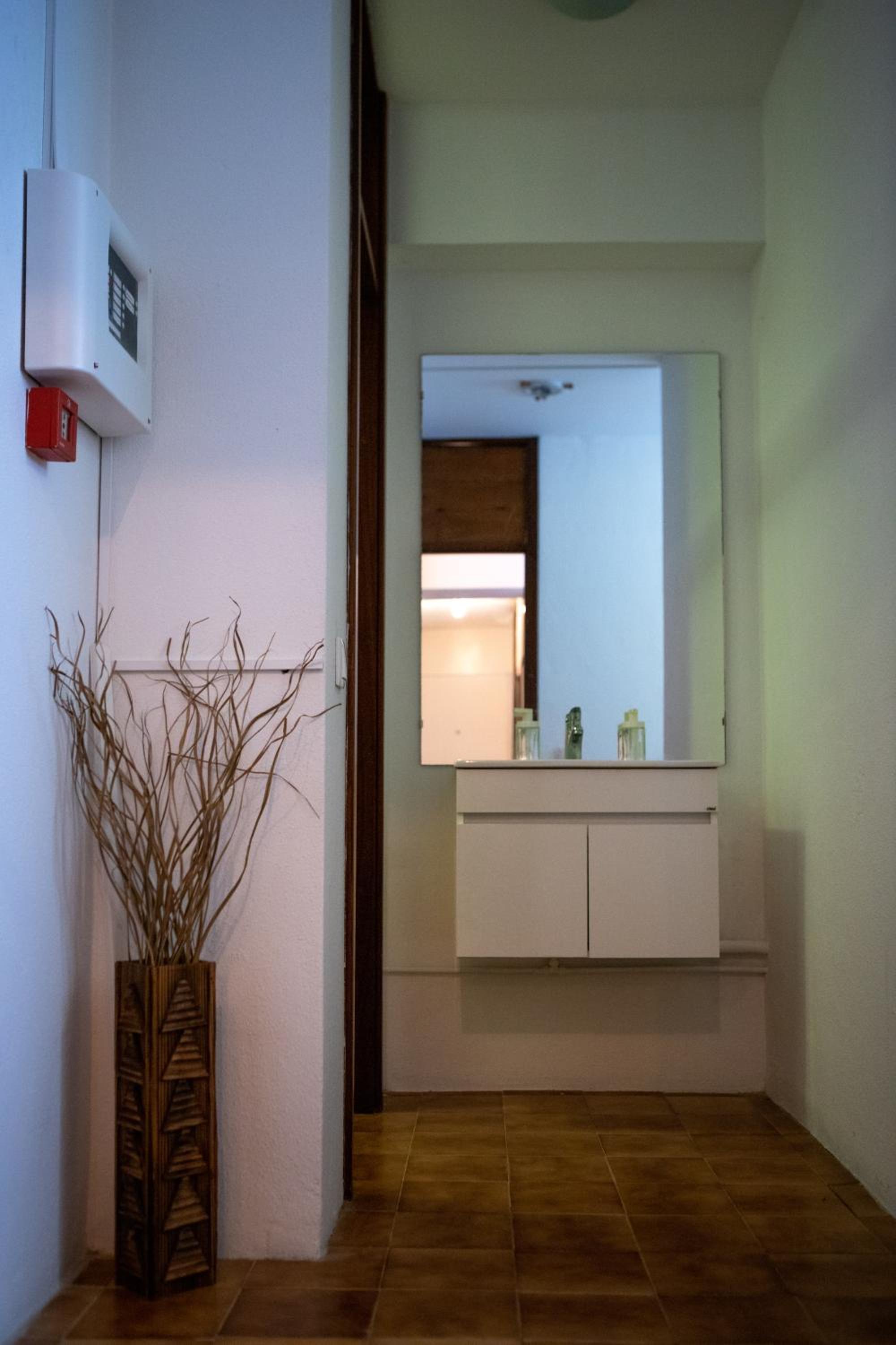 Family Room - Photo 15