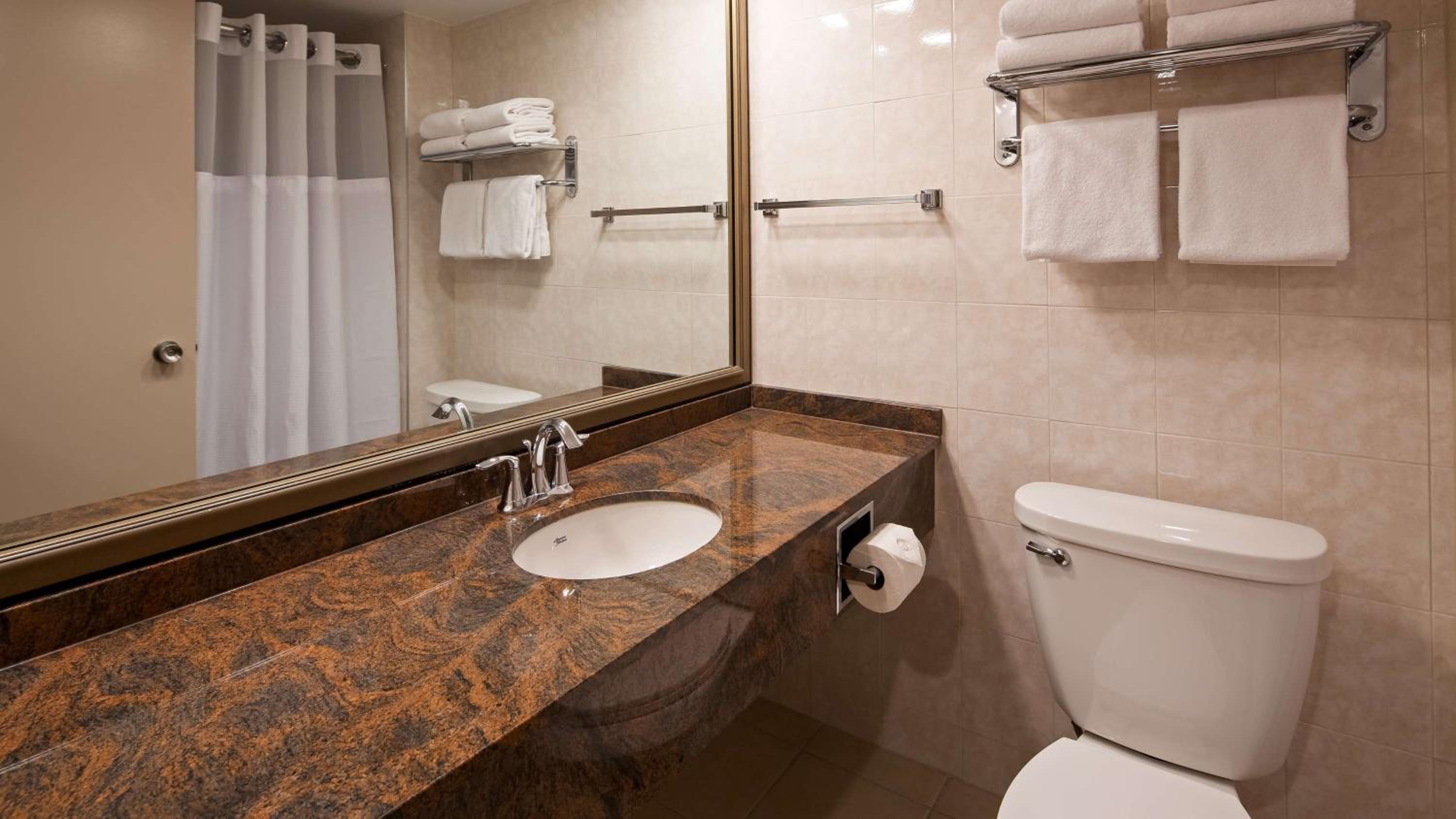 Queen Room With Kitchenette - Non-Smoking