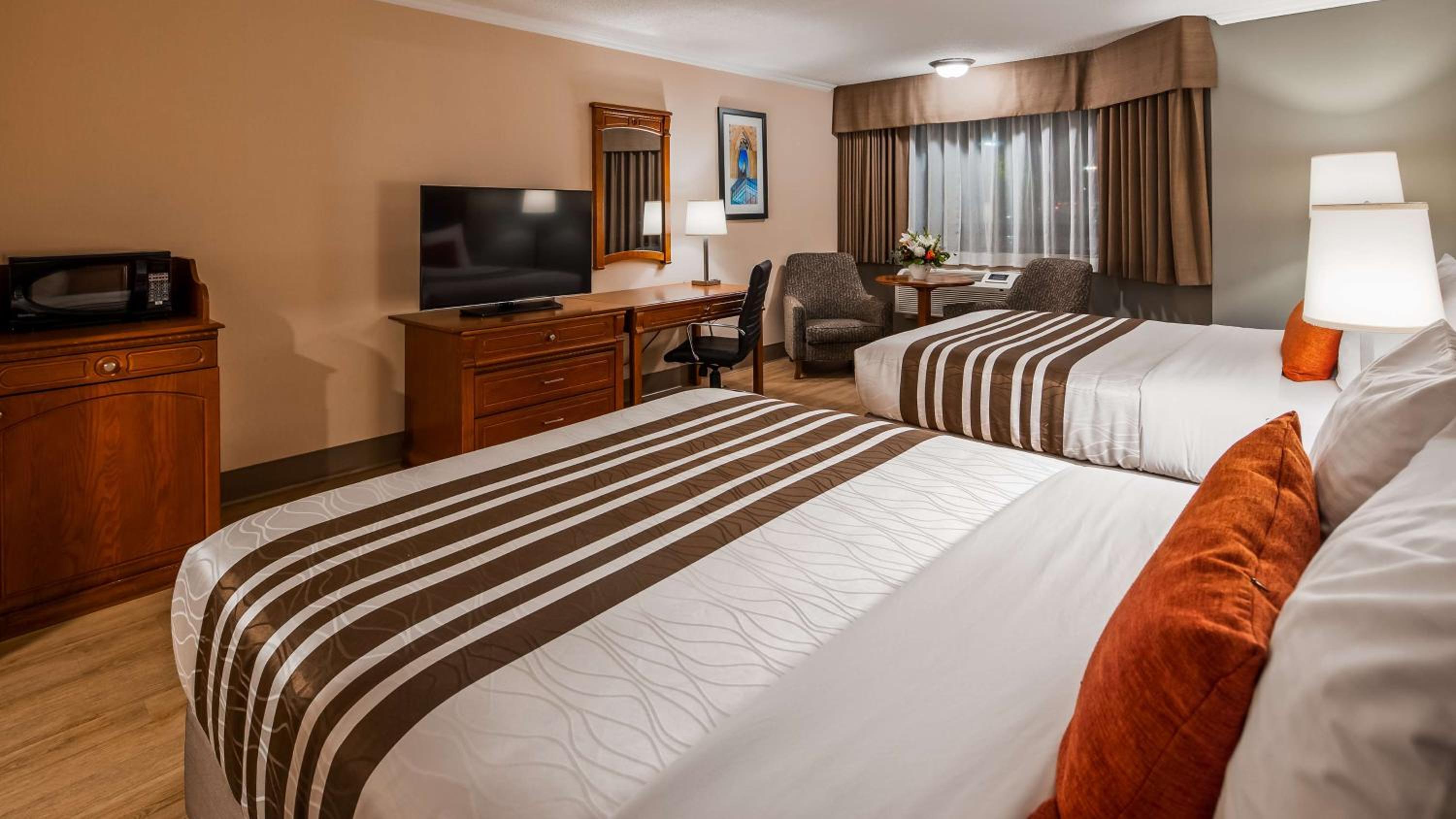 Queen Room with Two Queen Beds and Kitchenette - Non-Smoking