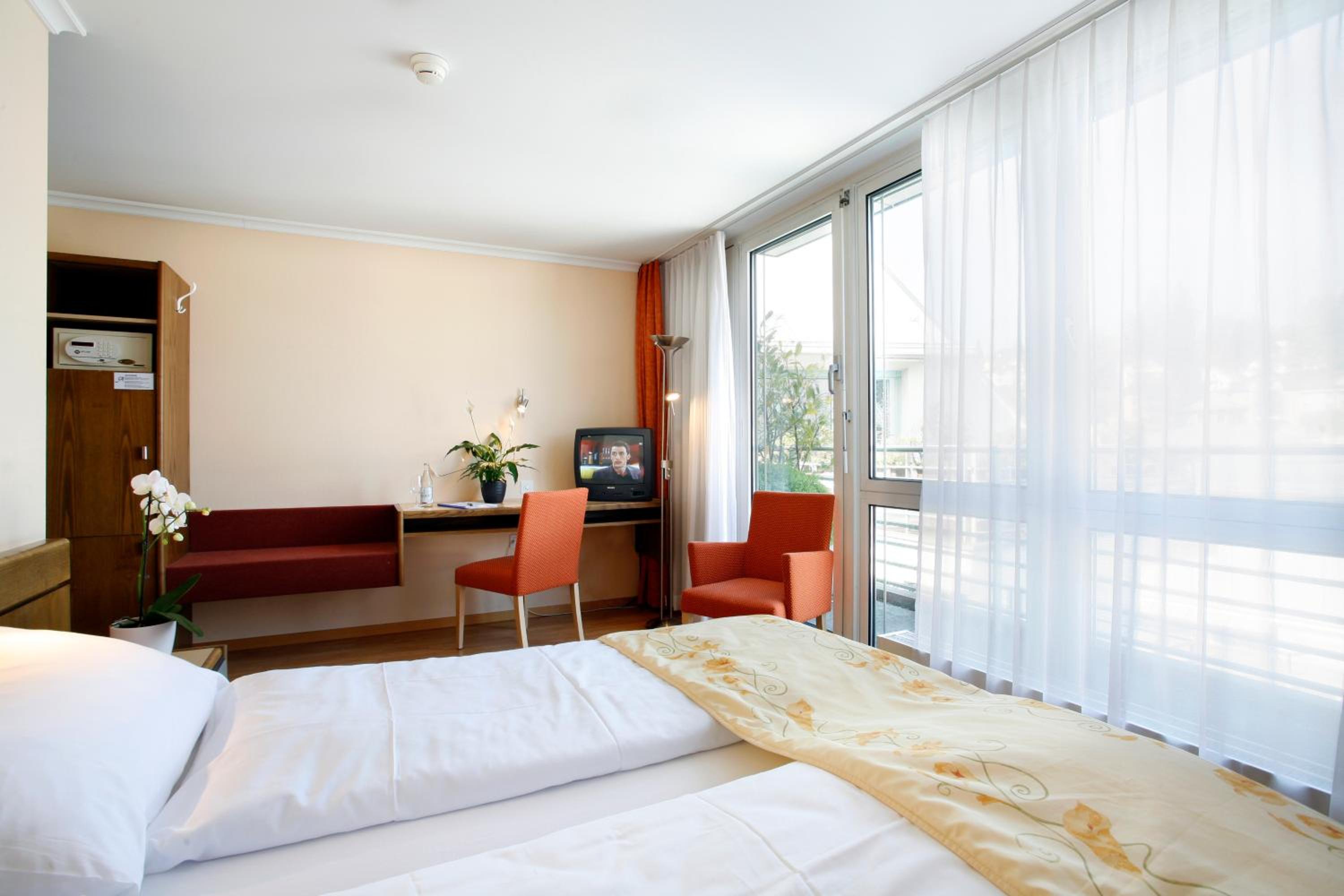Standard Double Room - Photo 6