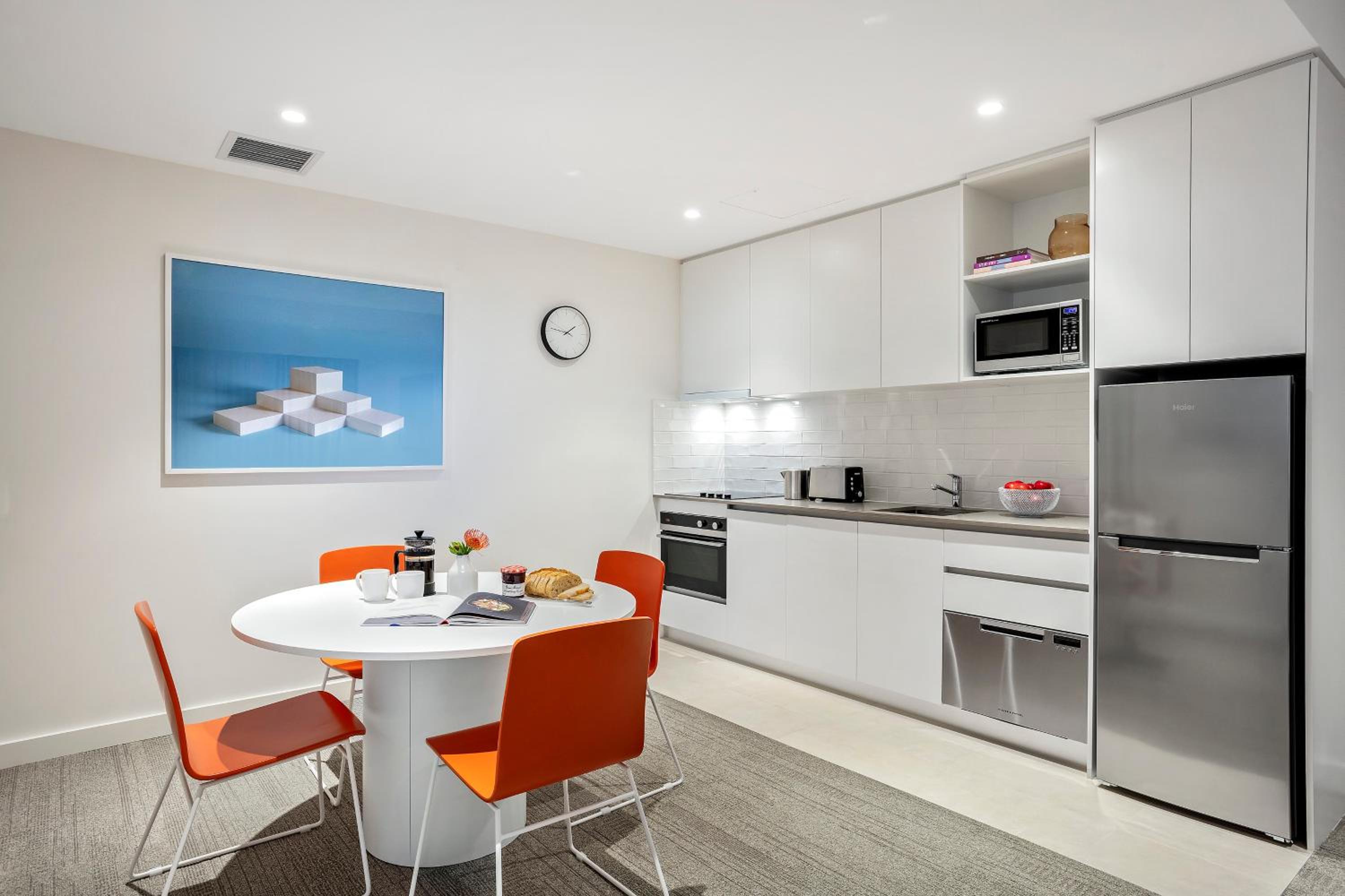 Superior Two-Bedroom Apartment thumbnail 5