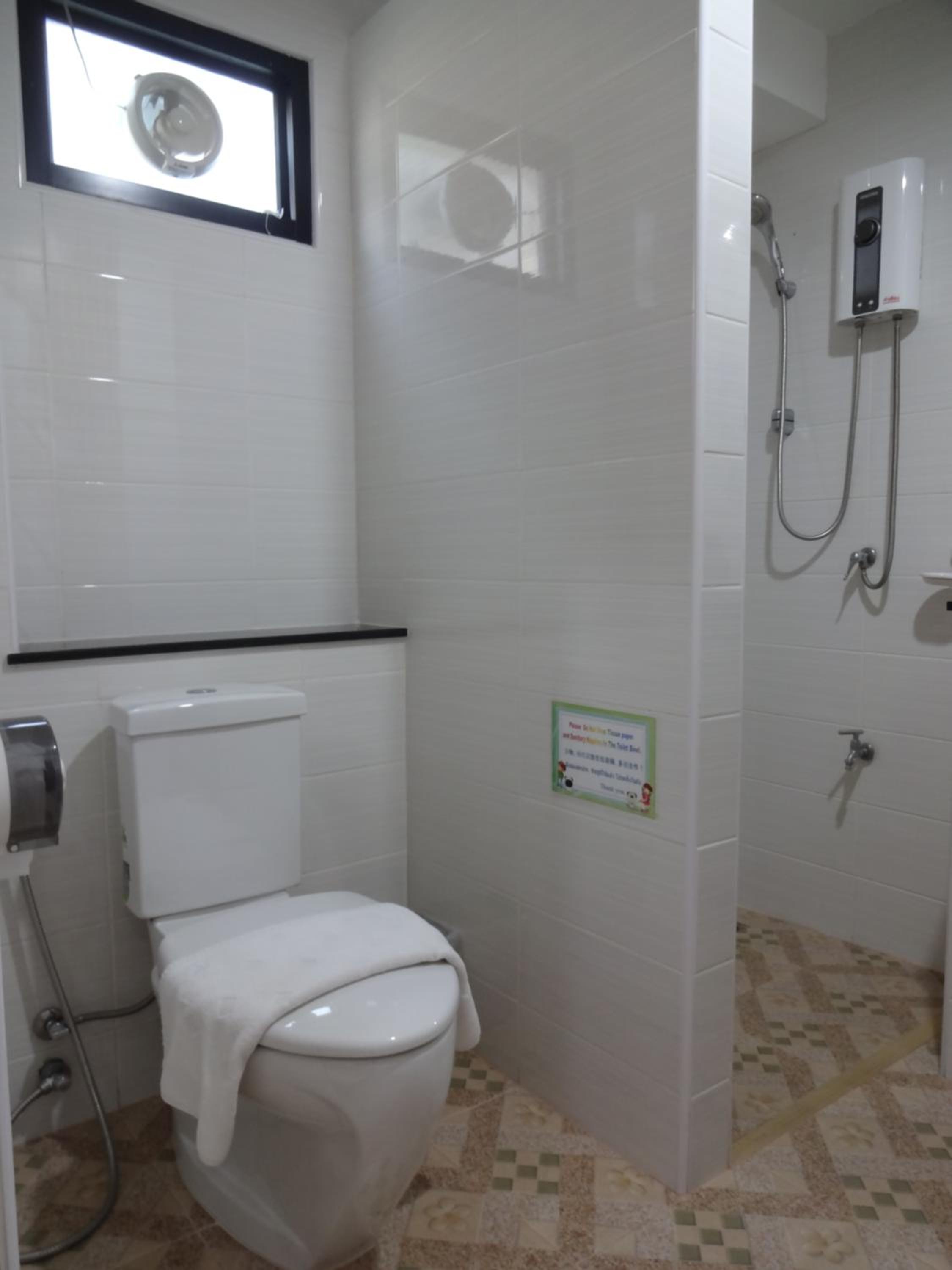 Standard Twin Room- Upper Floor - Photo 16