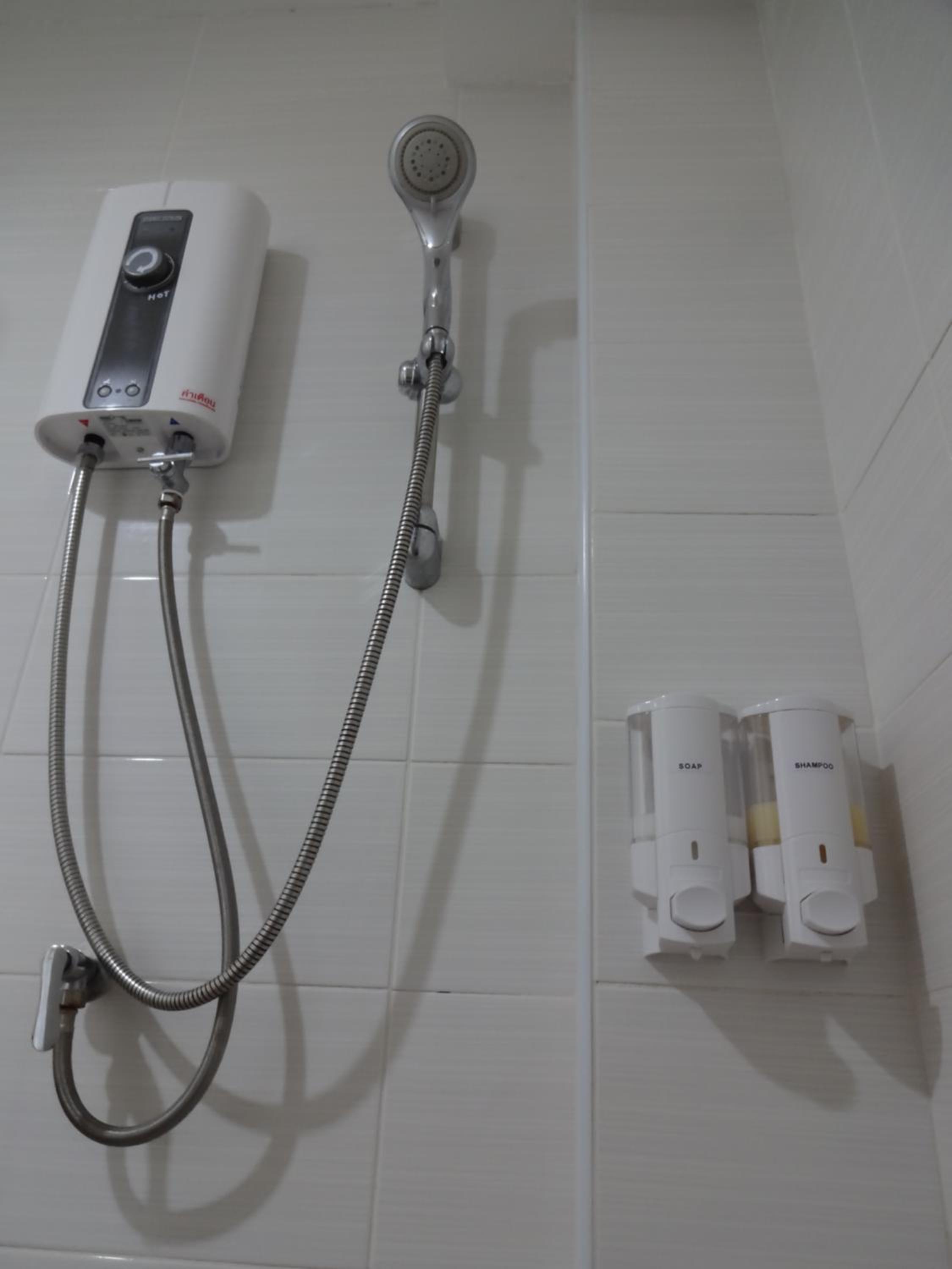 Standard Twin Room- Upper Floor - Photo 15