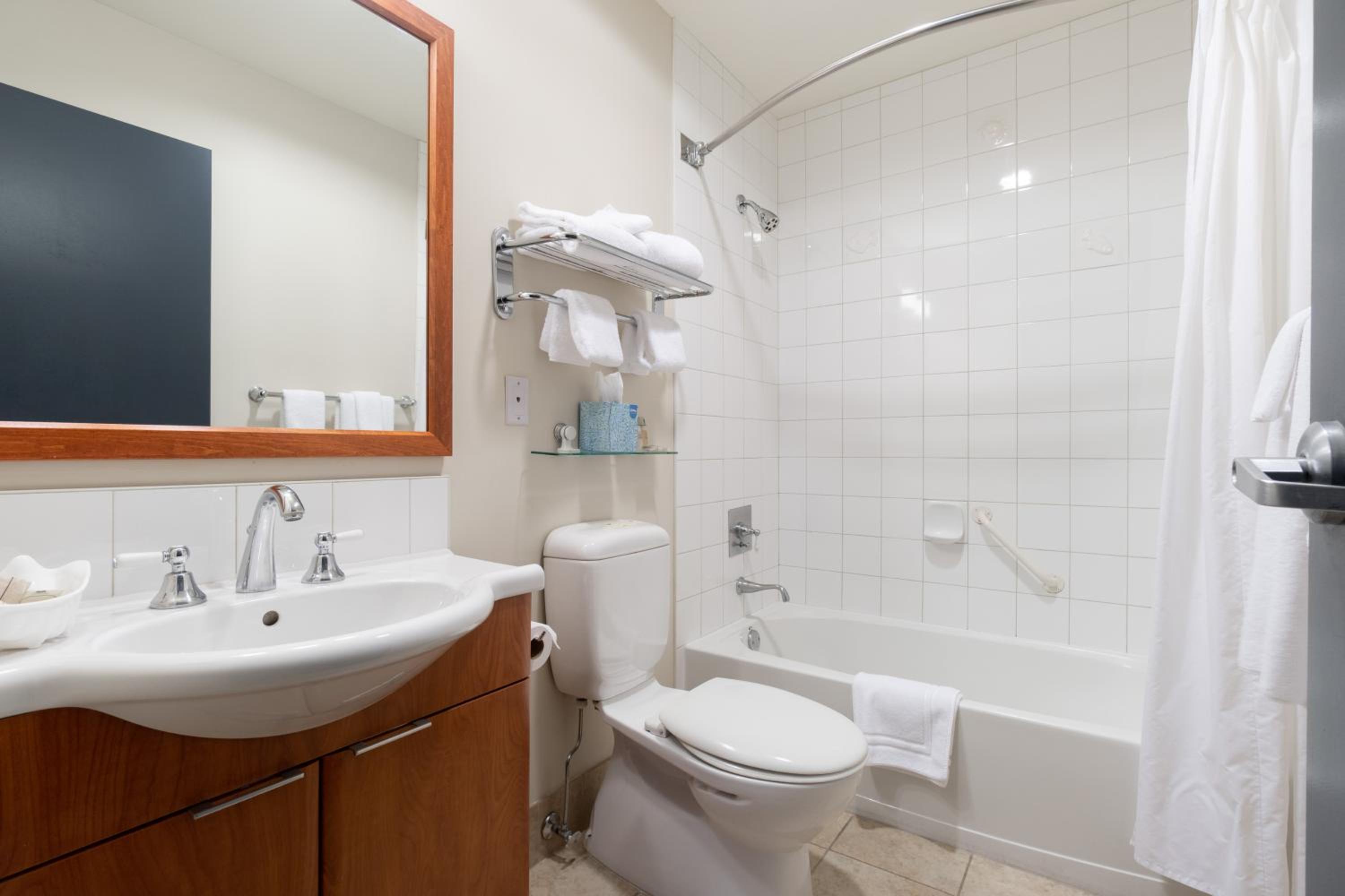 Two-Bedroom Suite photo 3