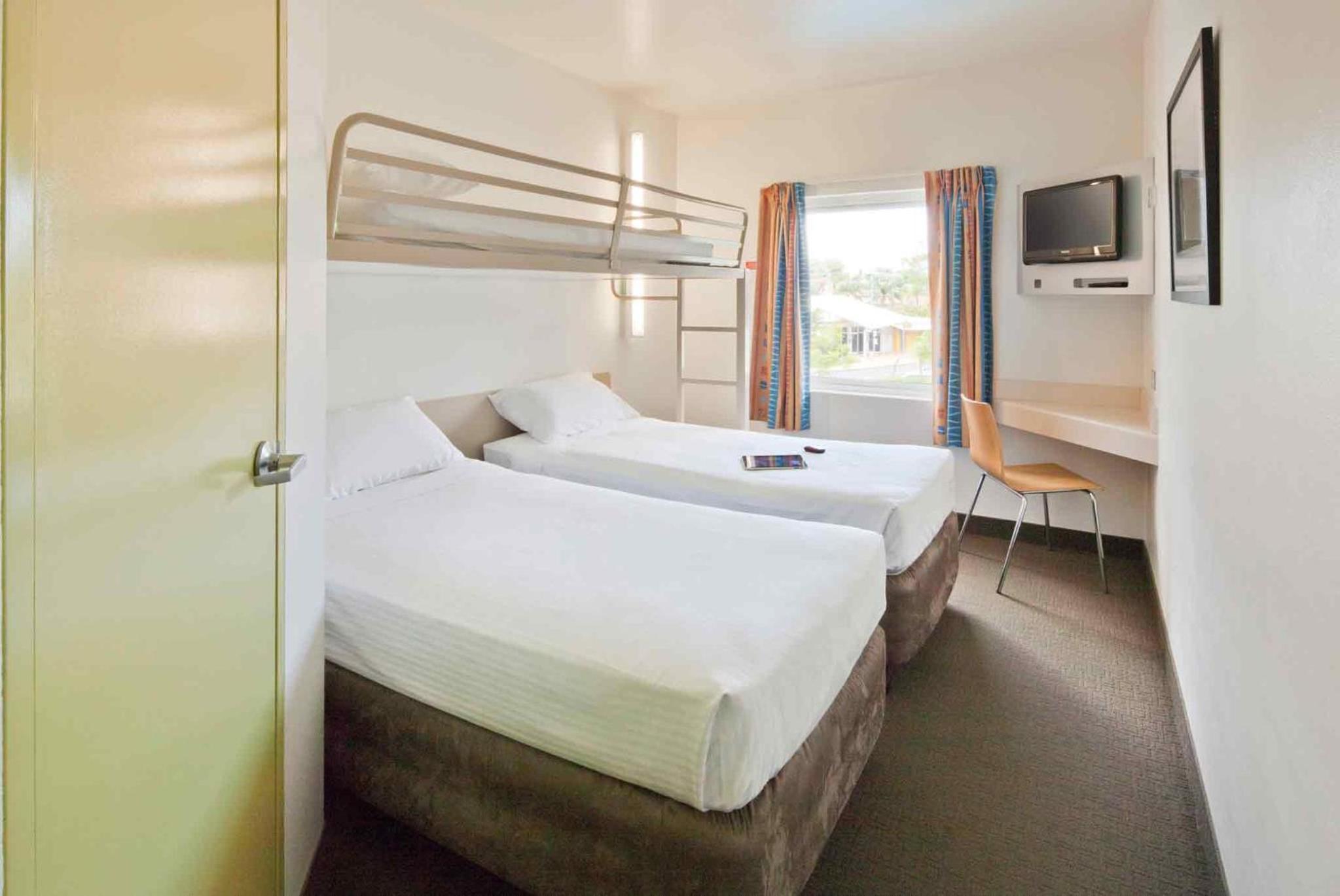 Standard Twin Room with a Bunk Bed photo 3