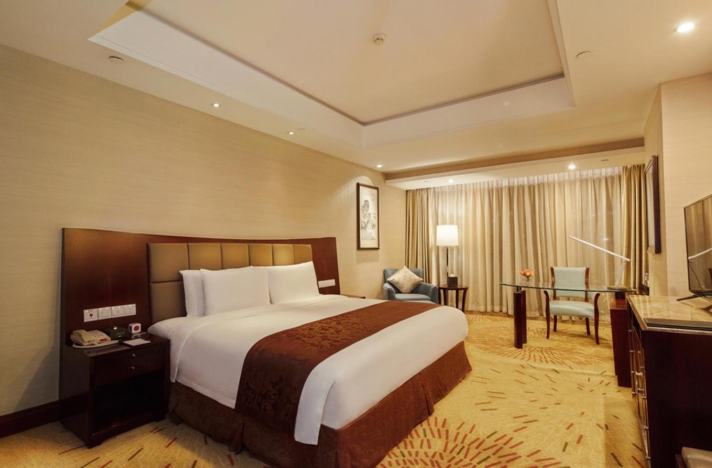 Metropark Business King Room photo 1