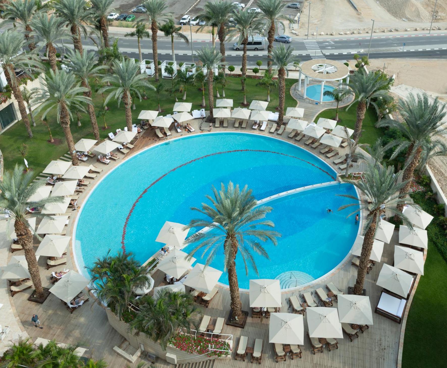 Room with Dead Sea & Pool-View - Photo 3