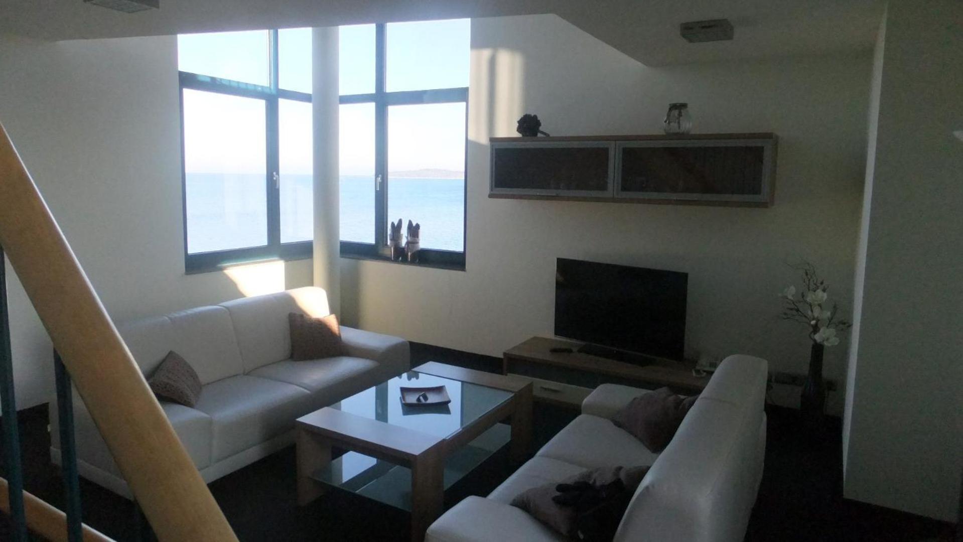 Family Room photo 1