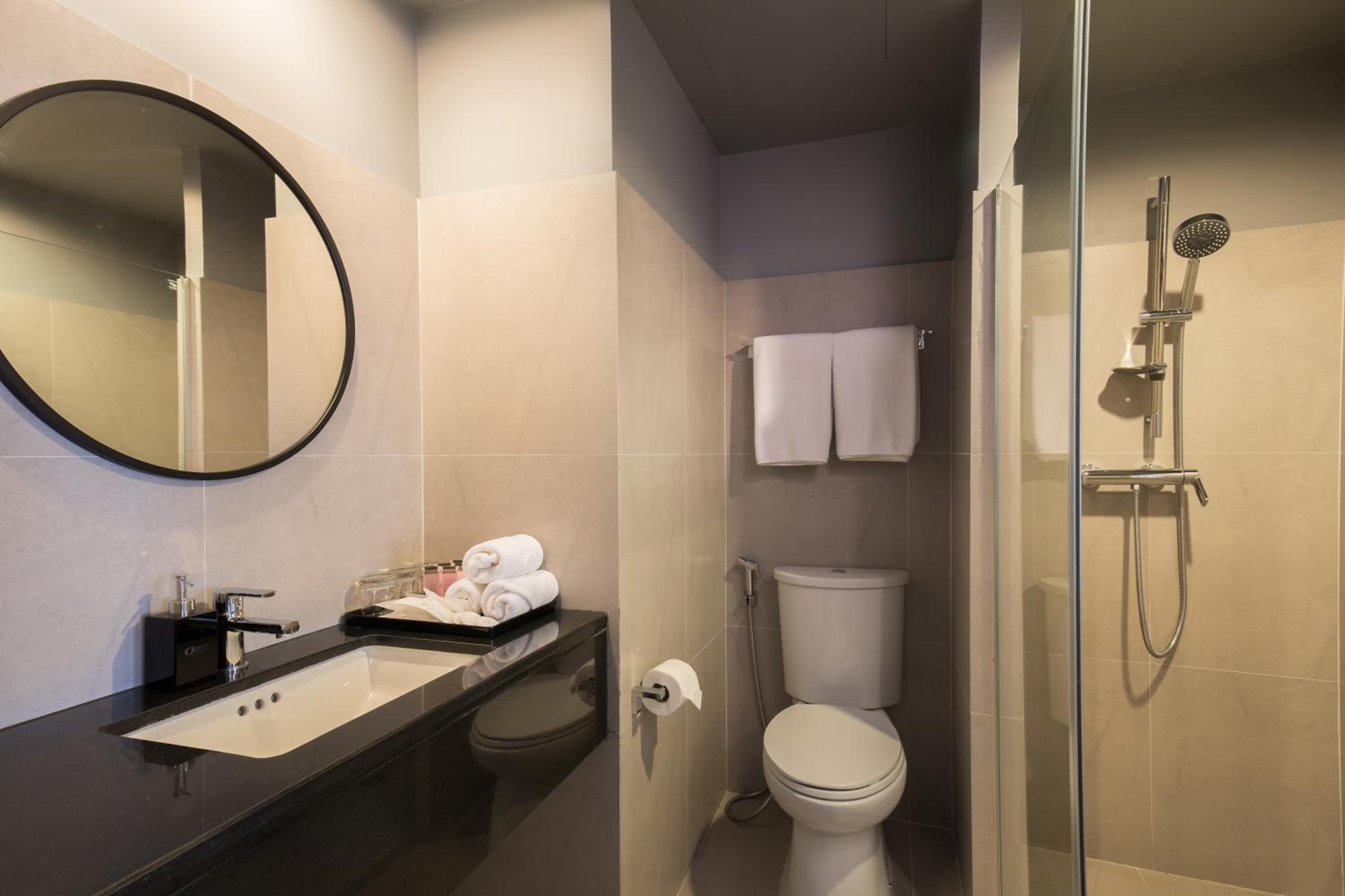 Deluxe King Room - Photo 4