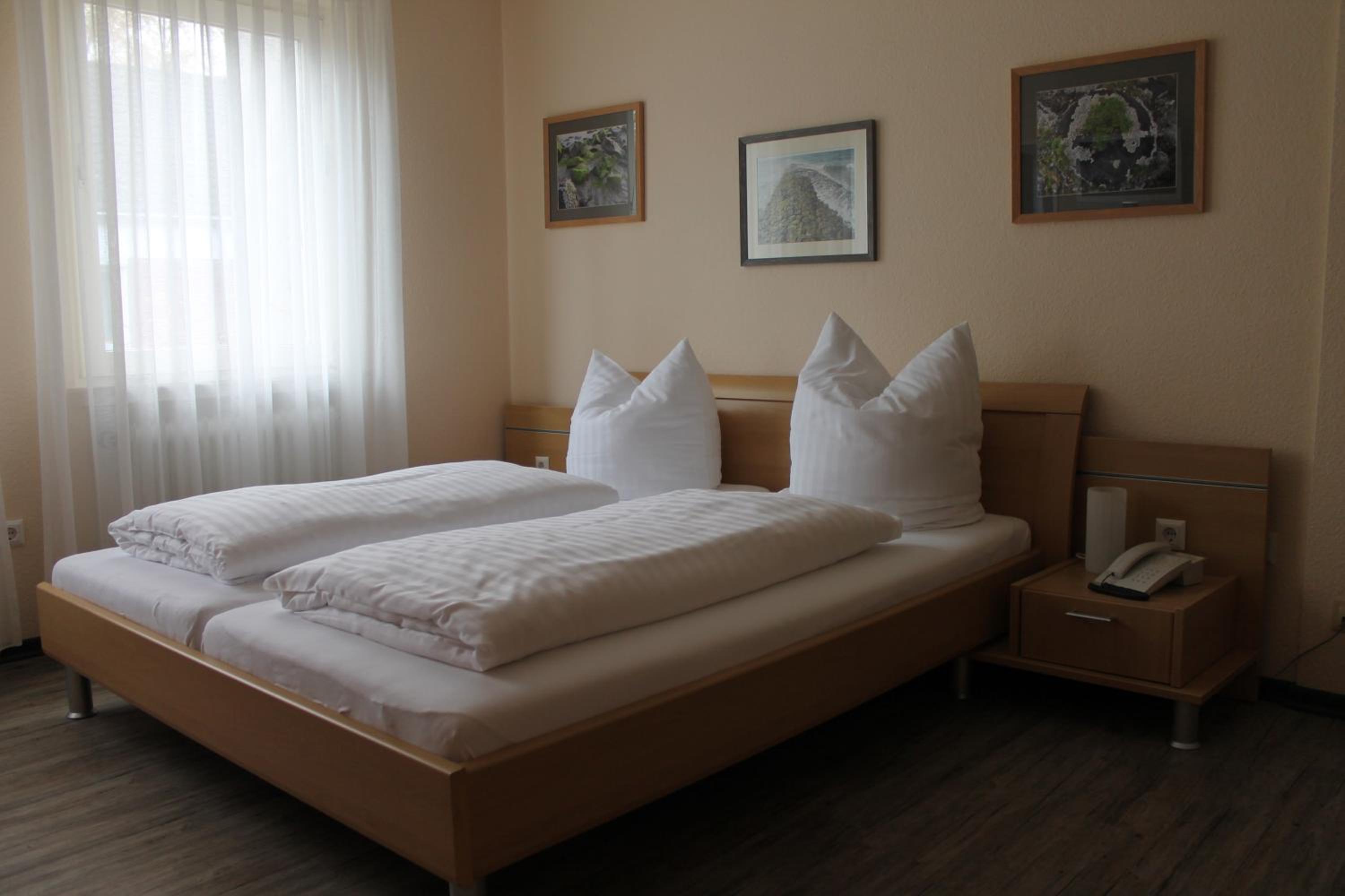 Double Room with Private Bathroom - Photo 7
