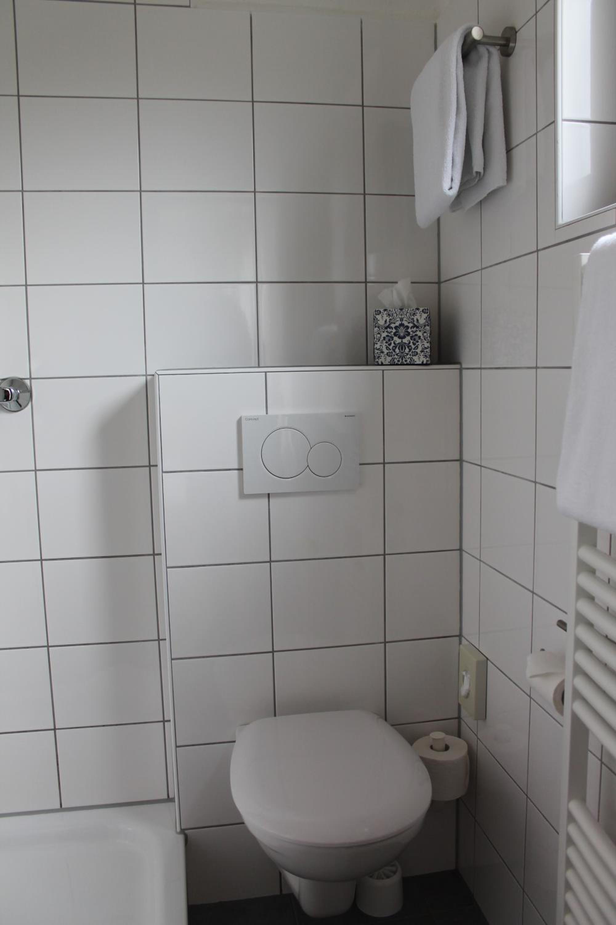 Double Room with Private Bathroom - Photo 4
