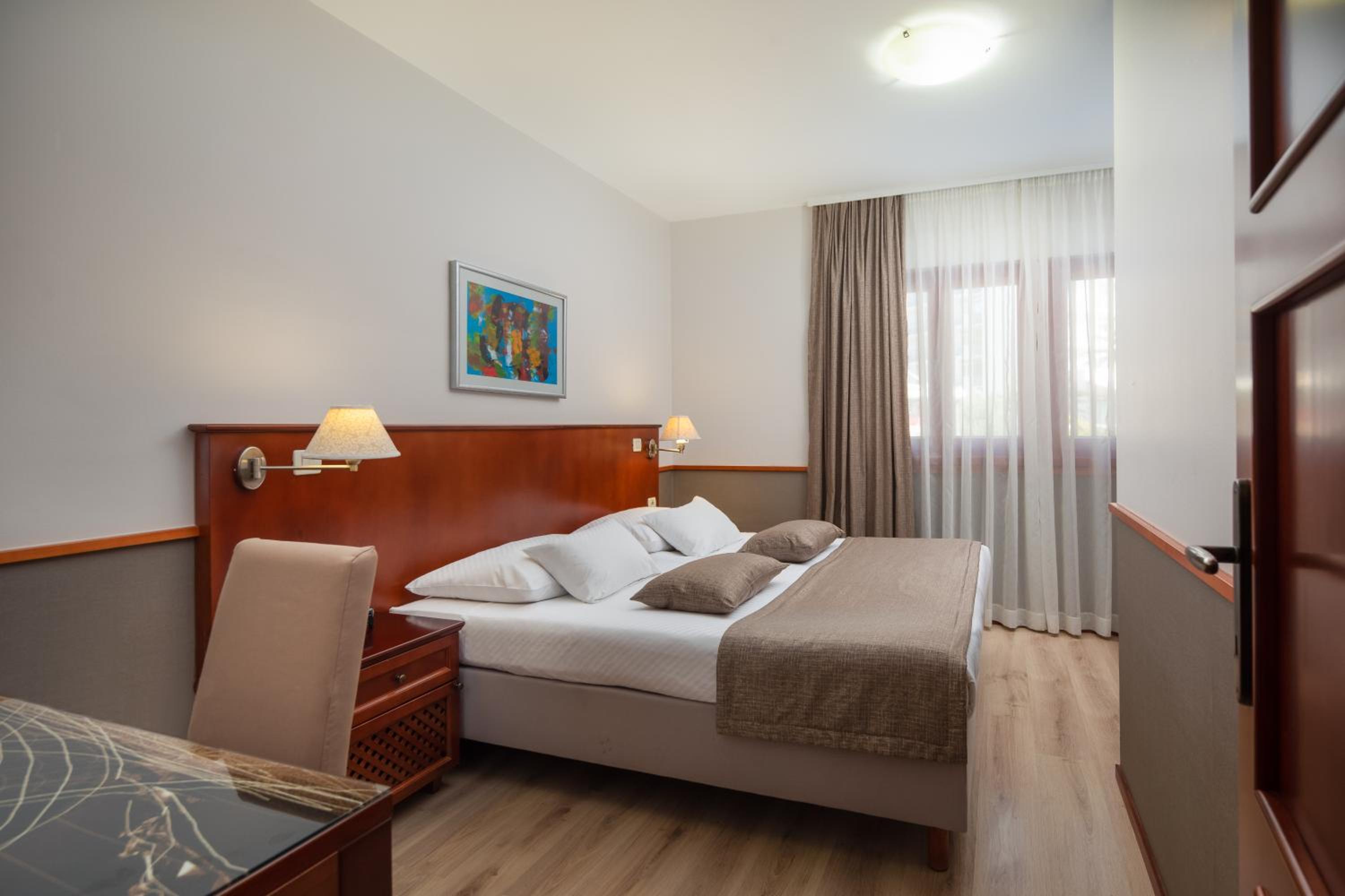 Two- Bedroom Apartment with Terrace and Hot Tub - Ground Floor