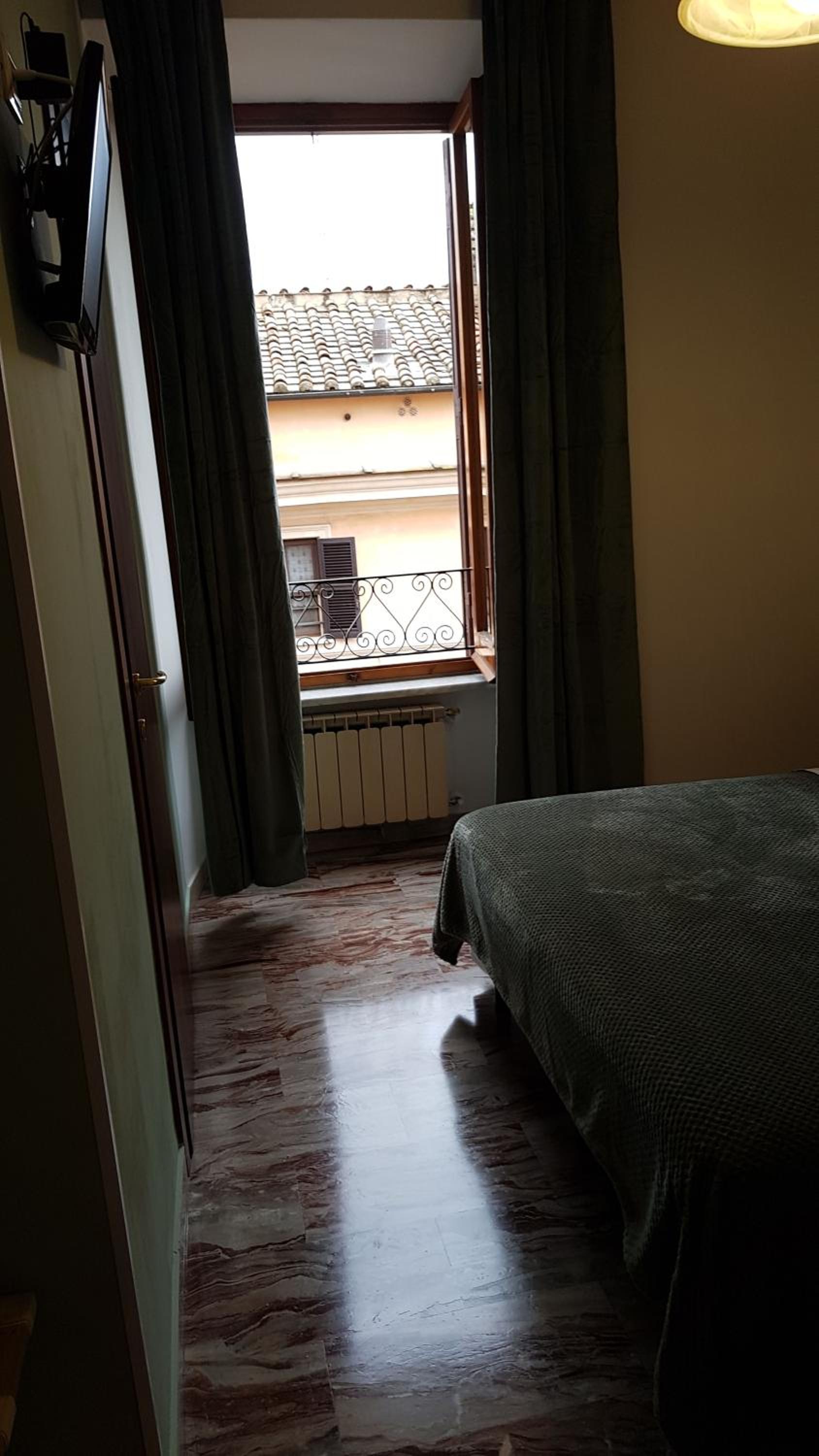 Double or Twin Room with Private Bathroom photo 3