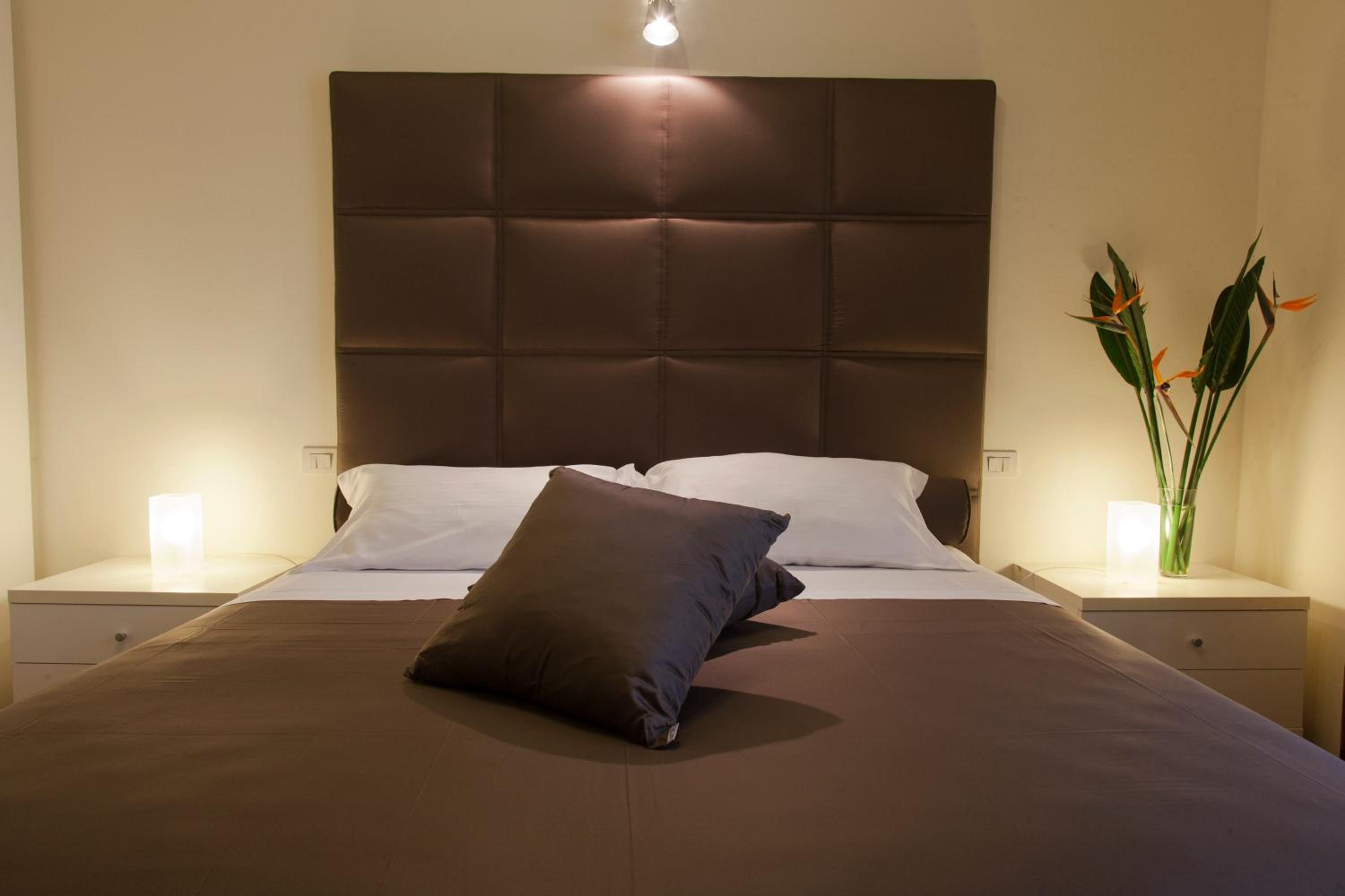 Deluxe Suite - Photo 8