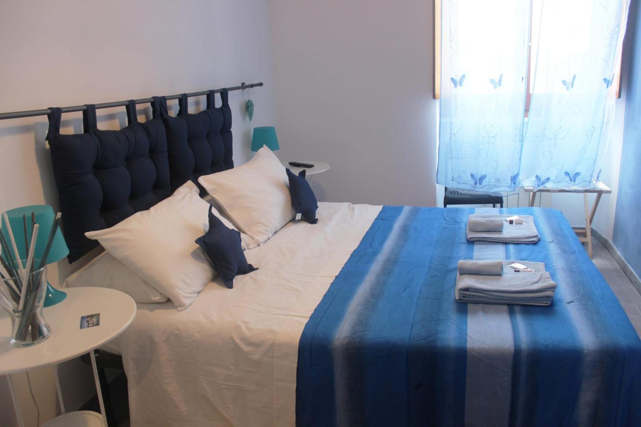 Double or Twin Room with Private Bathroom photo 3