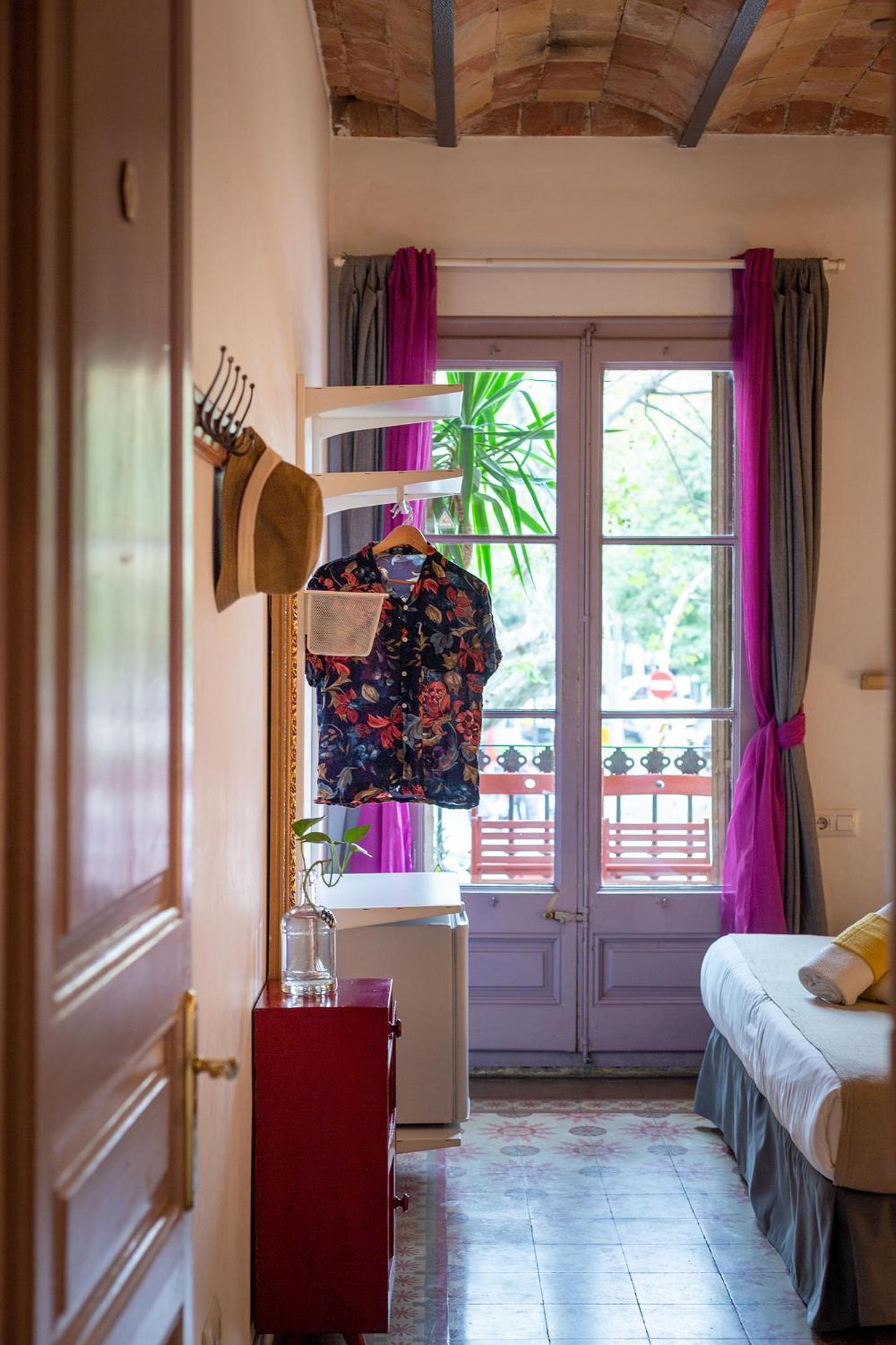 Quadruple Room with Shared Bathroom photo 3