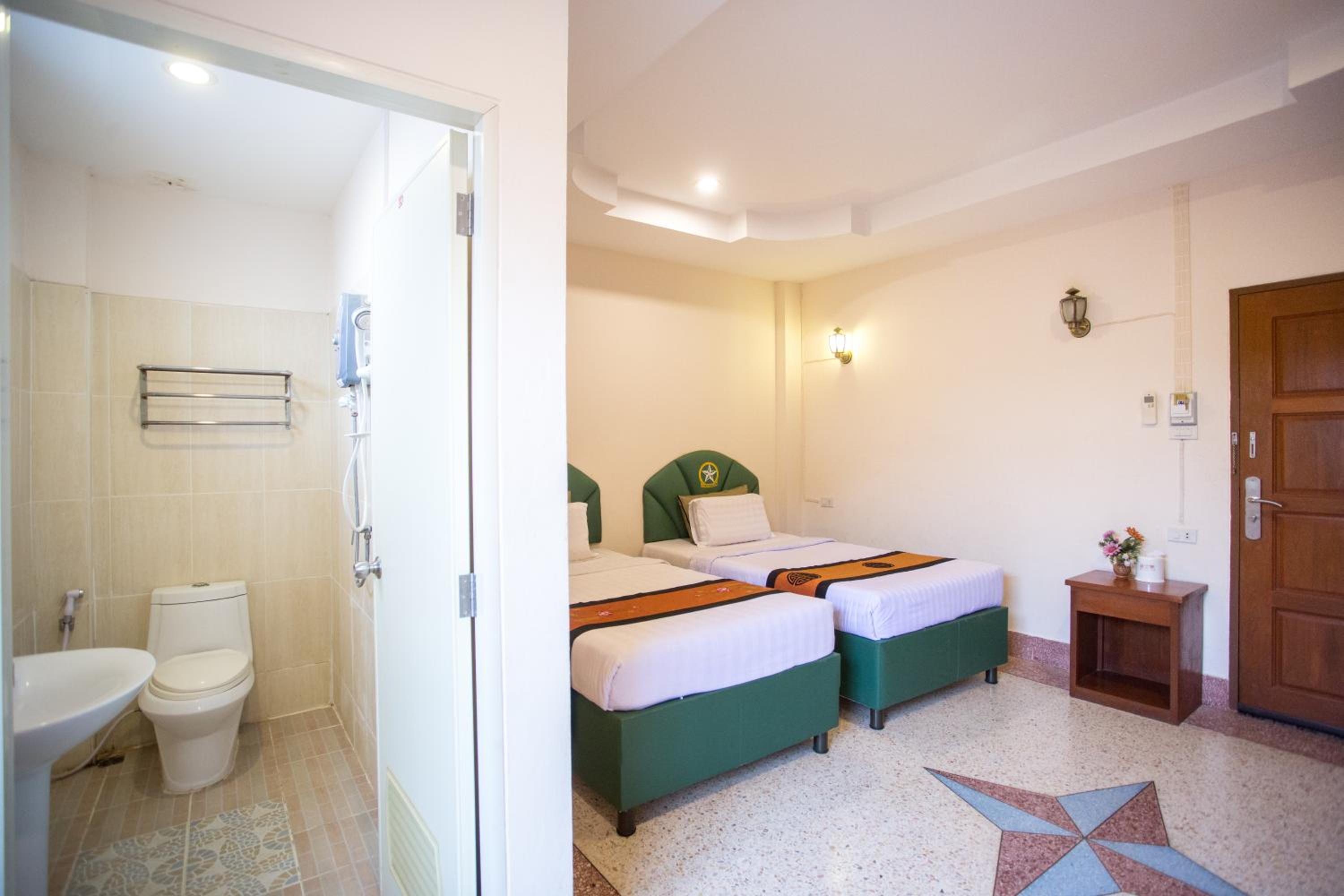 Standard Twin Room photo 1
