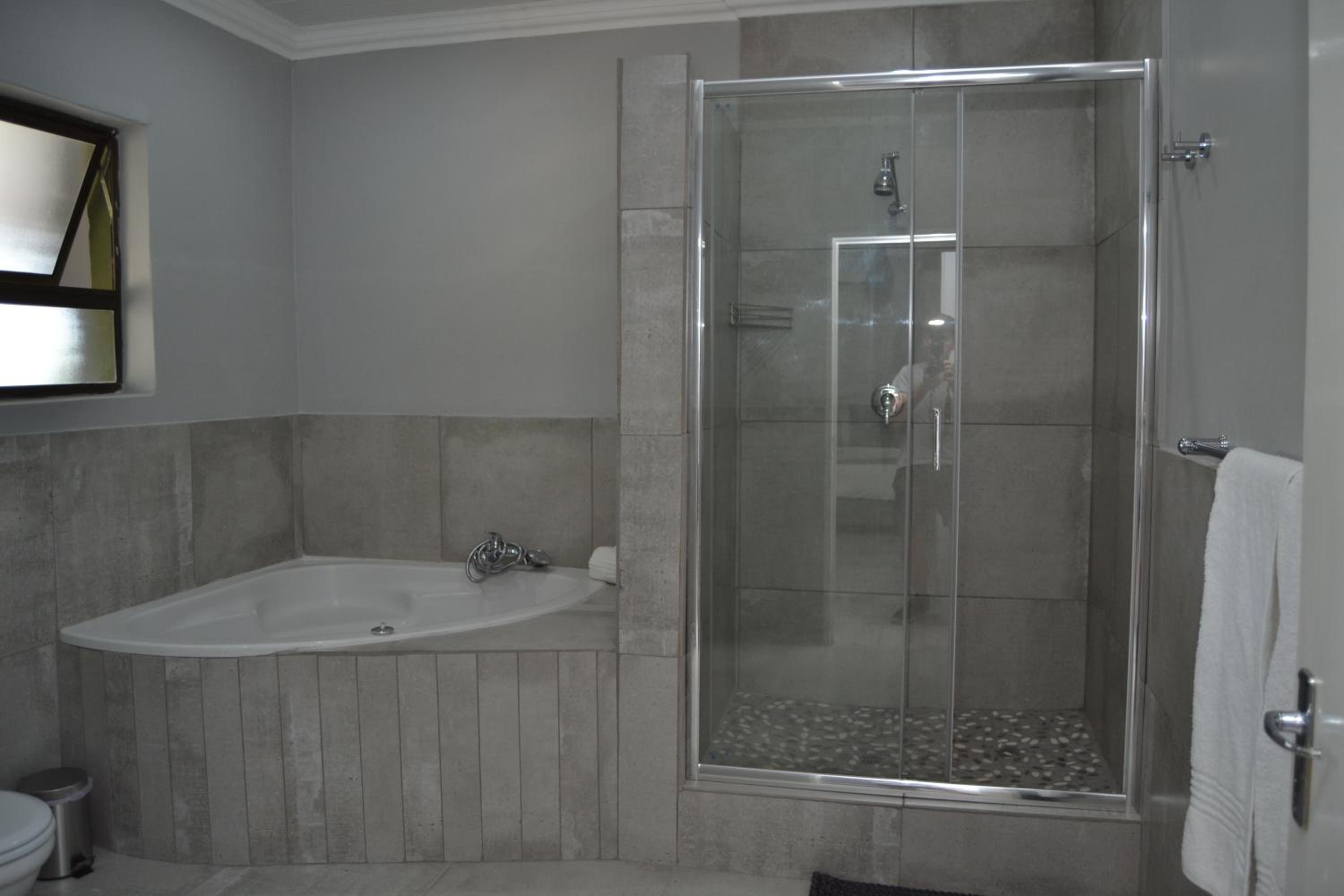 Large Twin Room photo 3