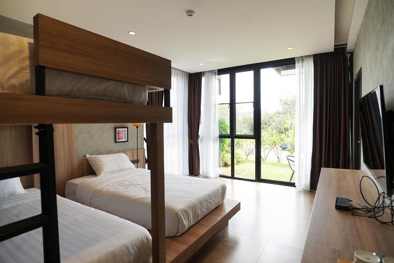 Triple Room with Garden View - Photo 2