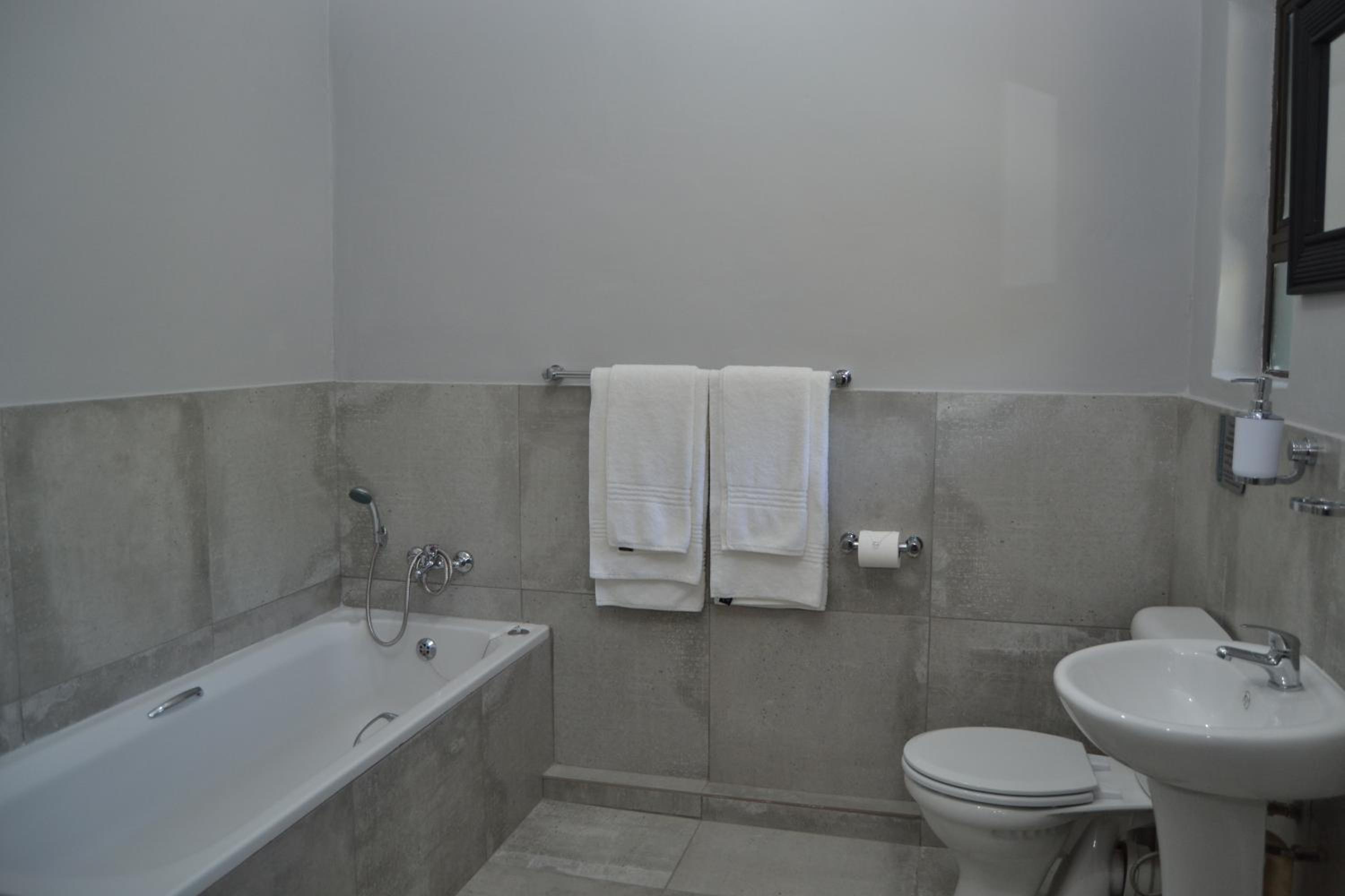 Single Room photo 3