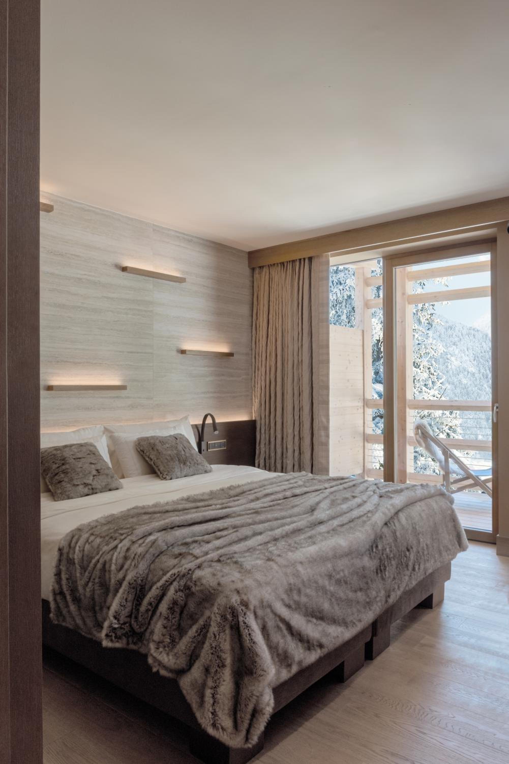 One-Bedroom Apartment - Photo 3