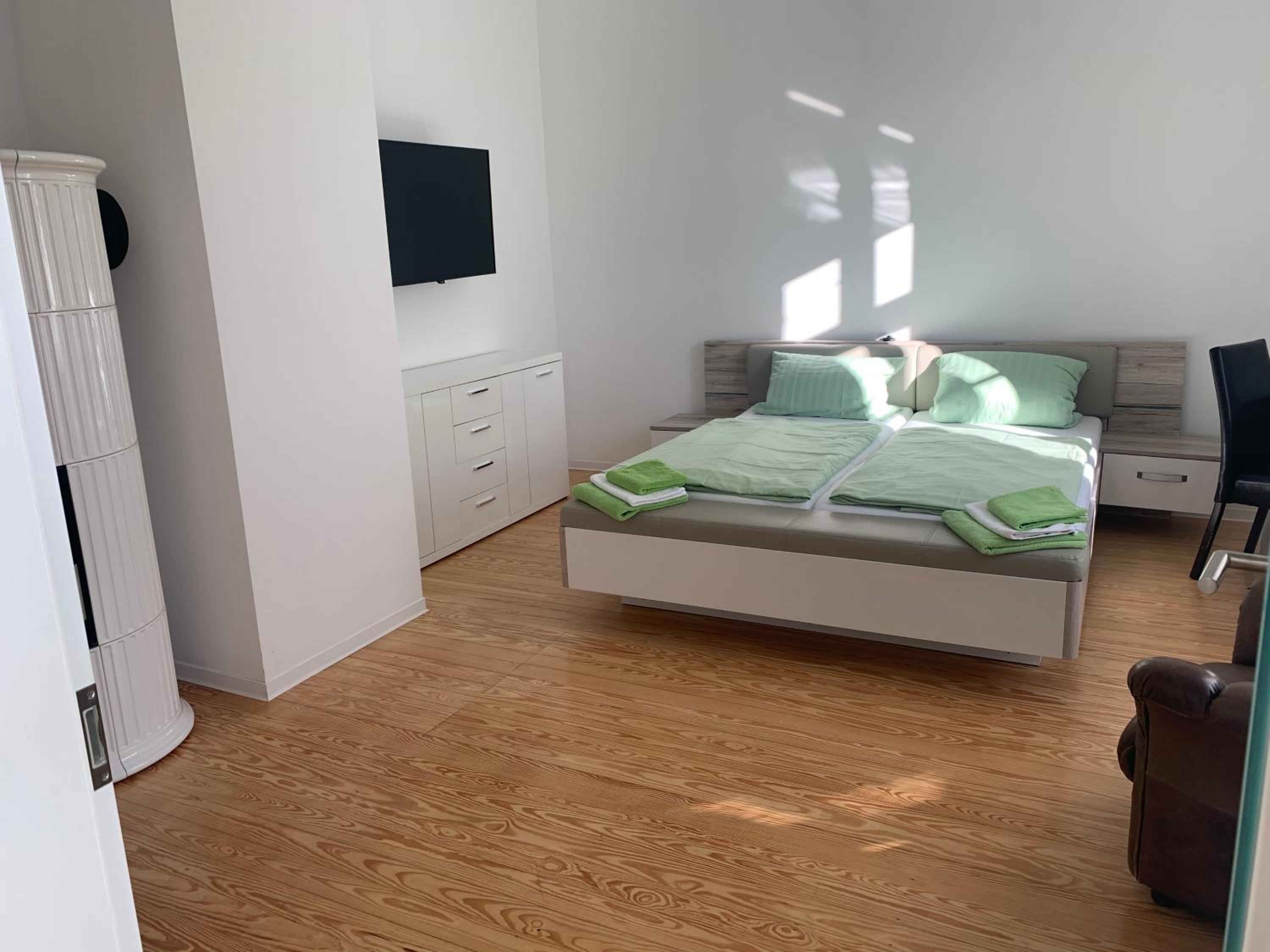 Double Room - Photo 5