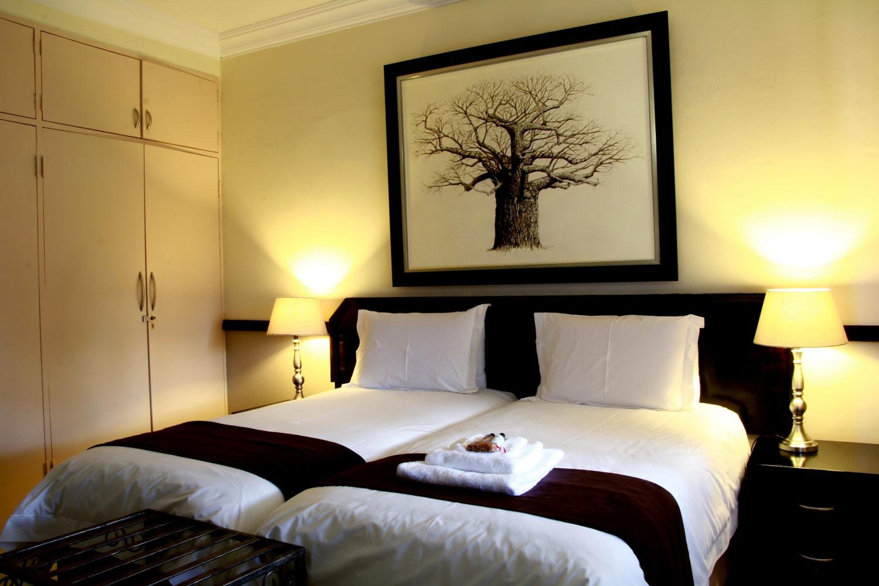 Standard Twin Room with Kitchenette - Photo 2
