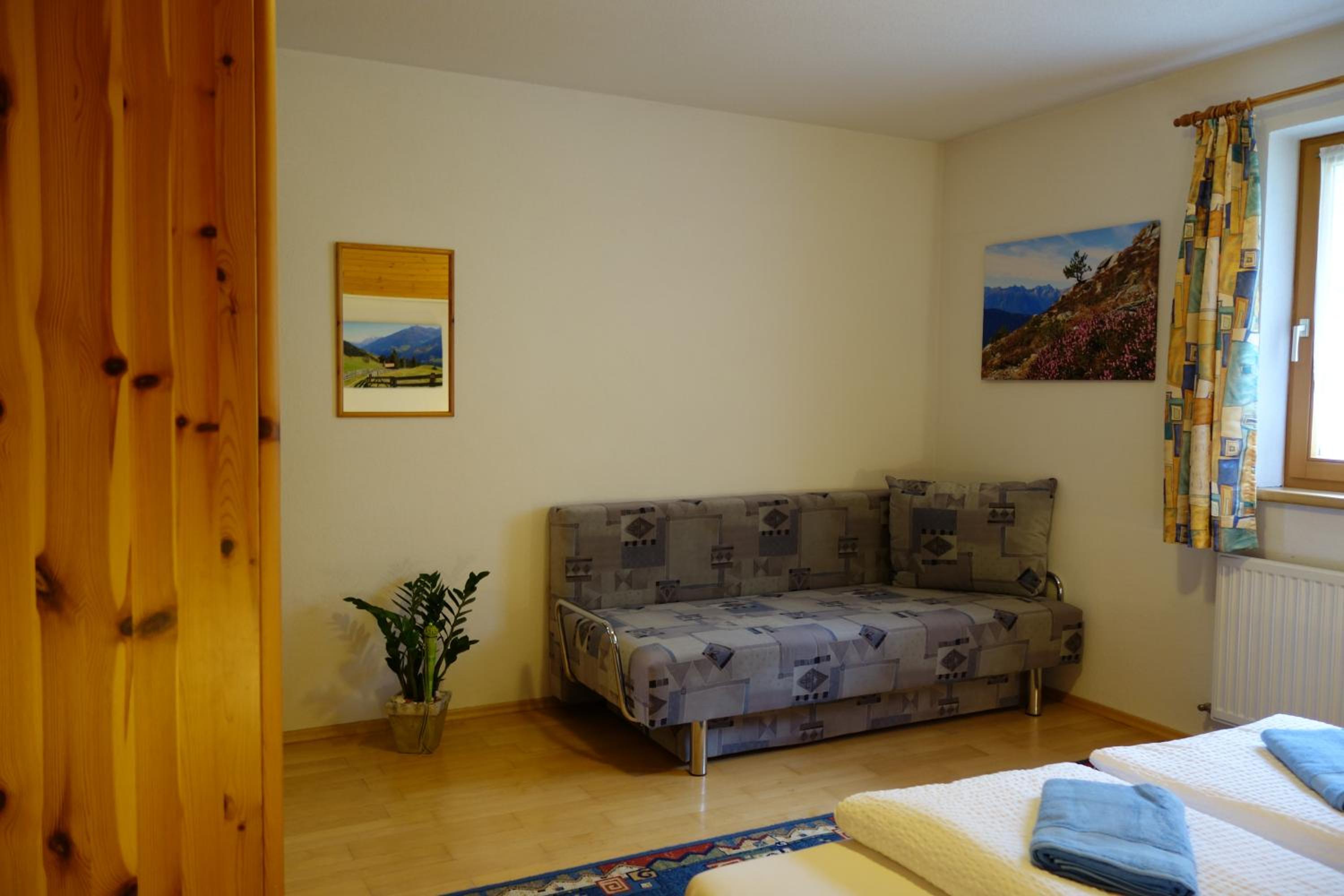 Apartment with Balcony photo 2