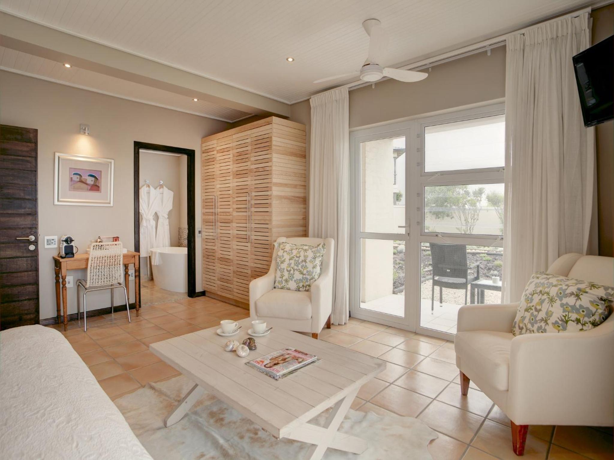 Luxury Double Room  - Garden Facing photo 2