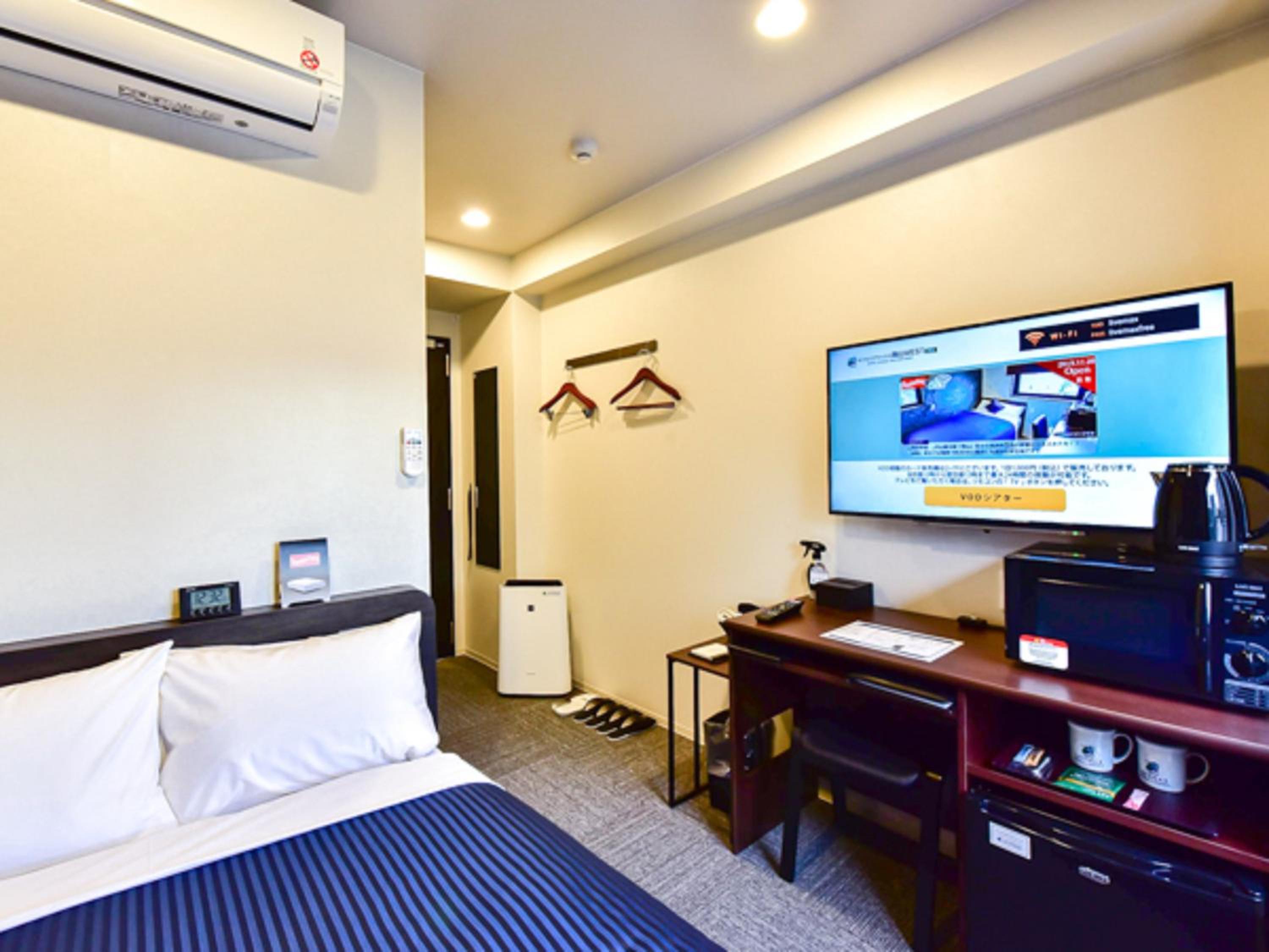Double Room with Small Double Bed - Smoking - Photo 4