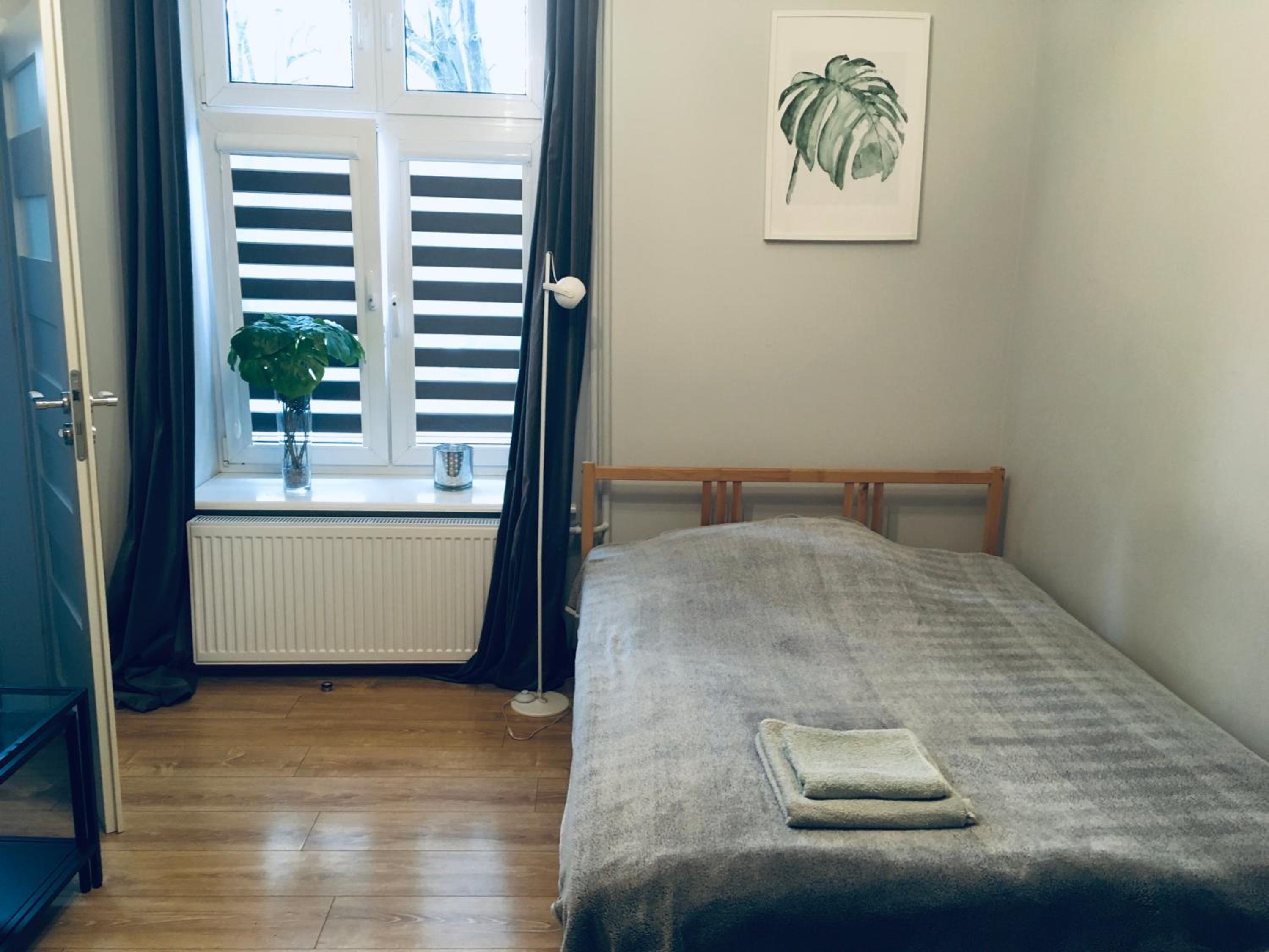 Studio Apartment - Photo 1