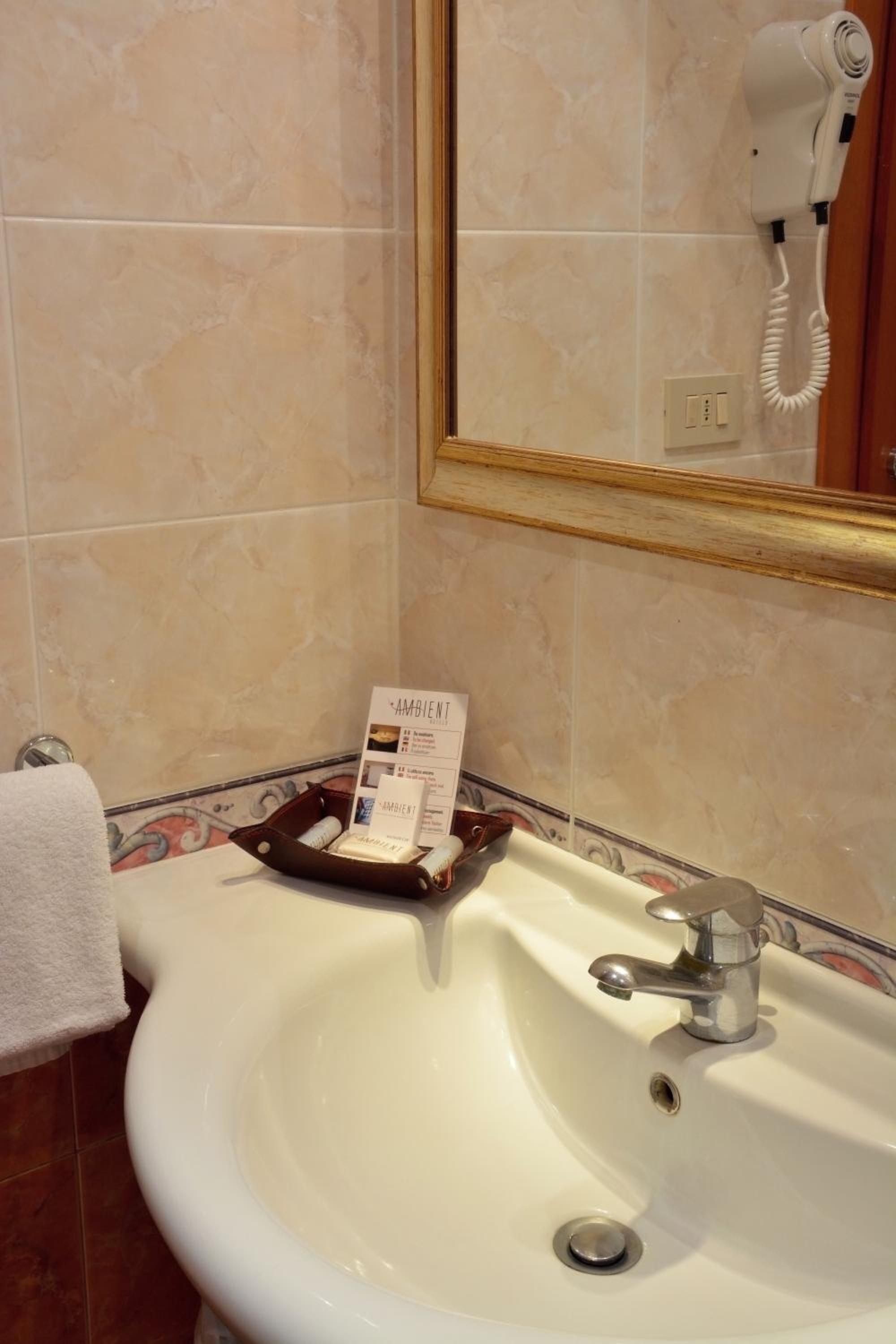 Standard Triple Room - Photo 3