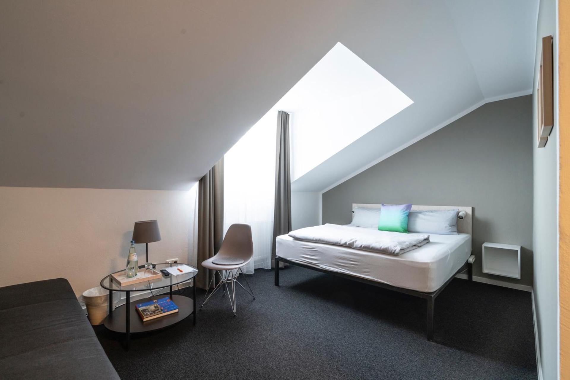 Deluxe Double Room - Photo 9