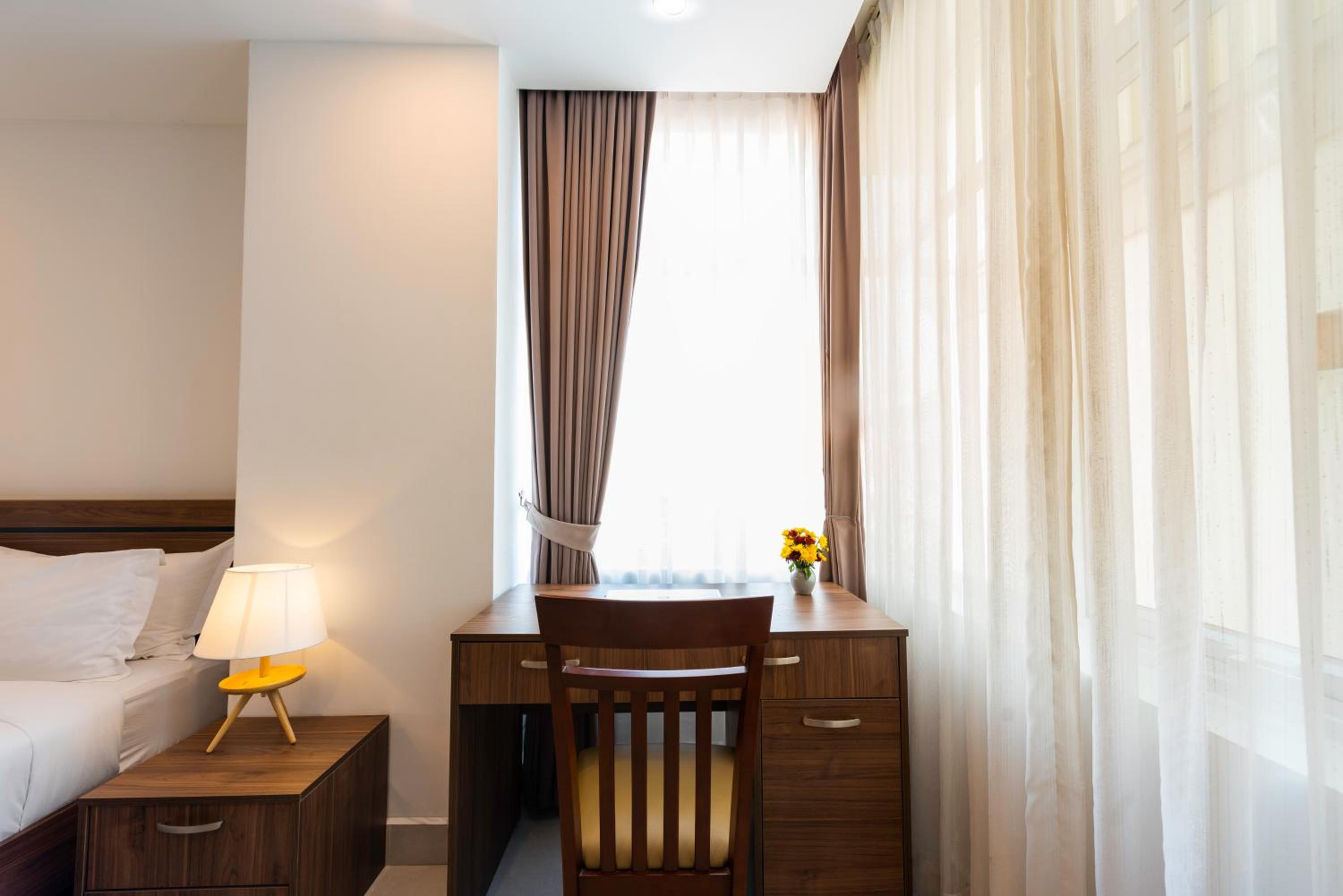 Deluxe King Room - Photo 2