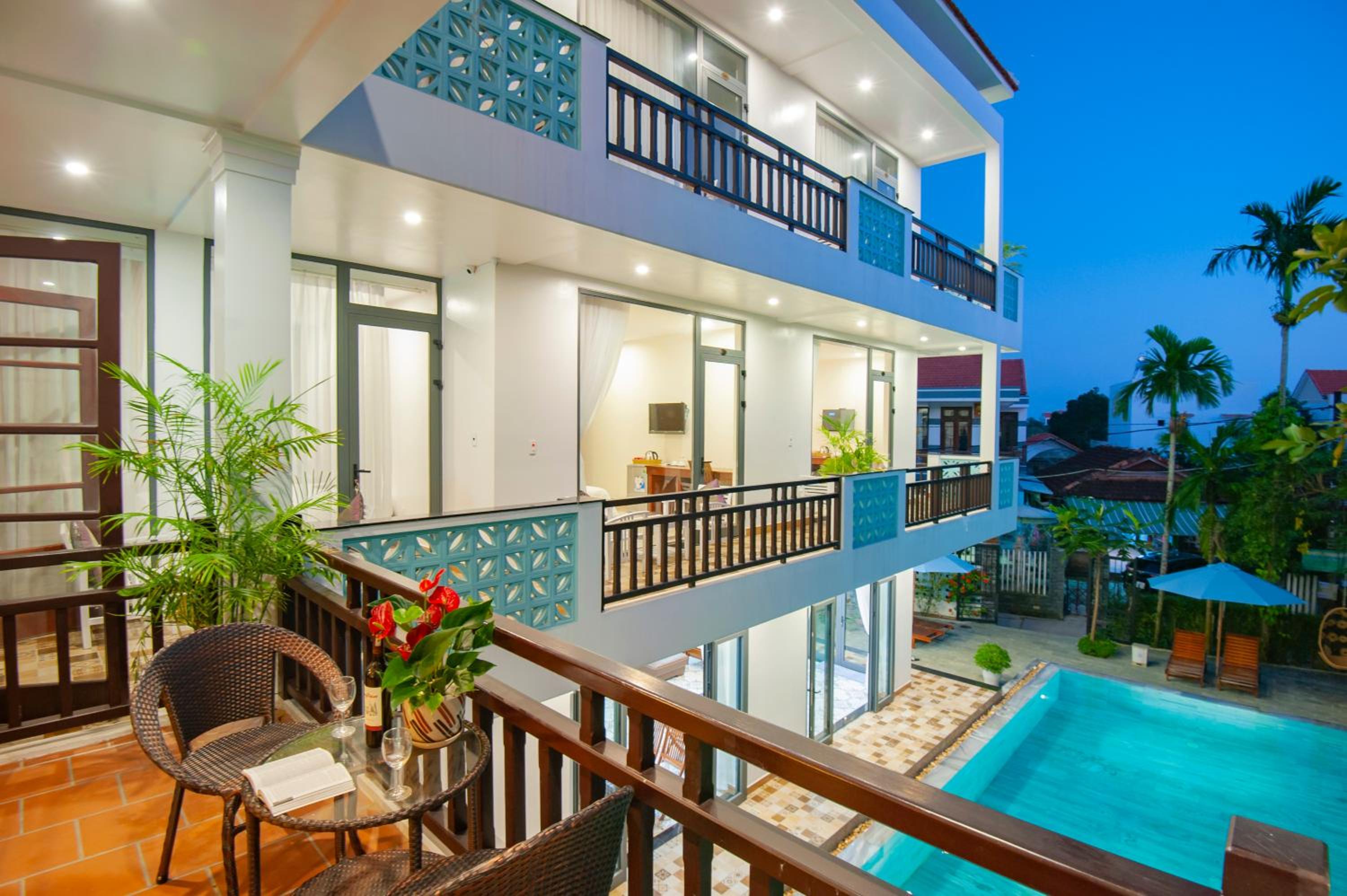 Twin Room with Pool View photo 2