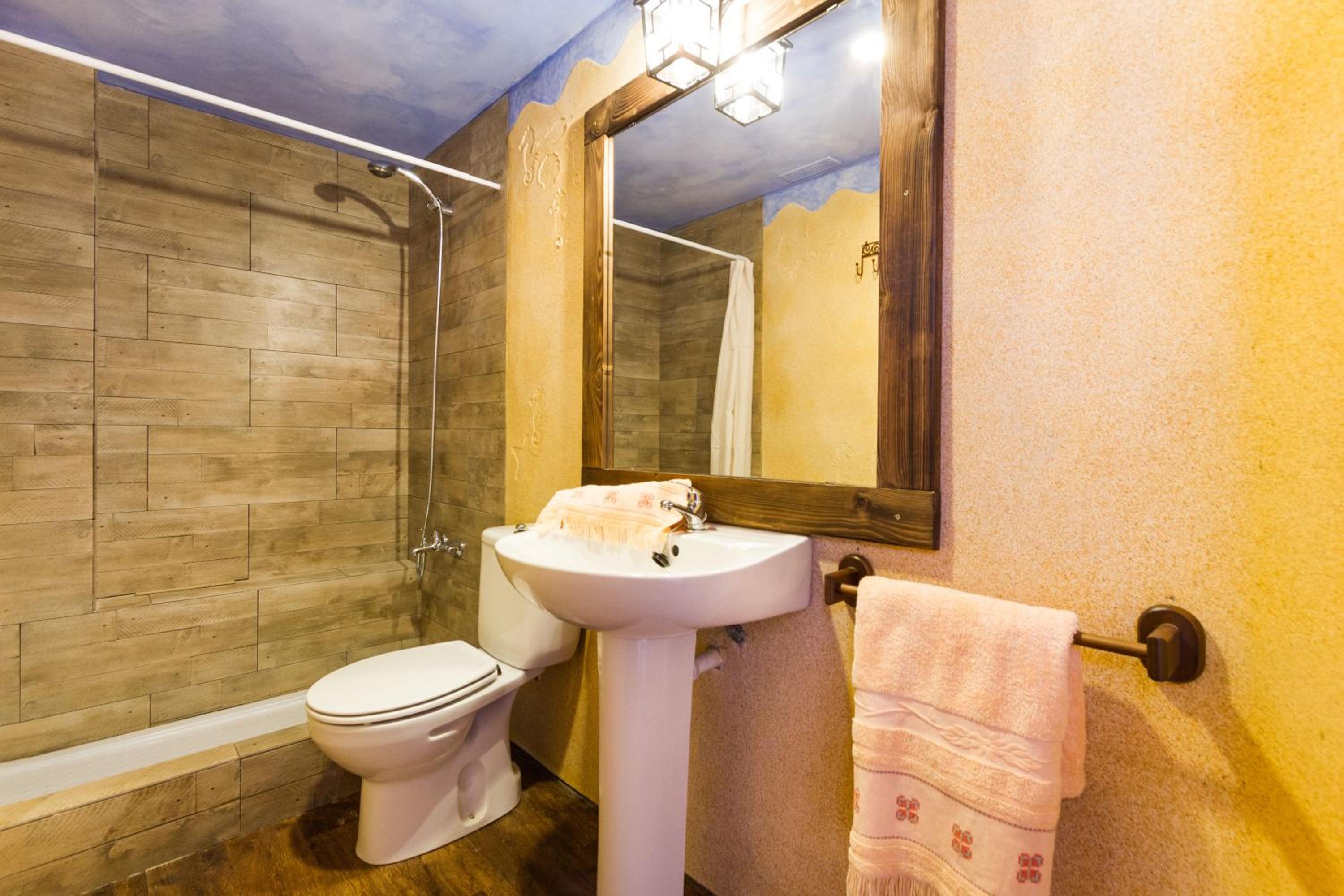 Themed One-Bedroom Apartment photo 2