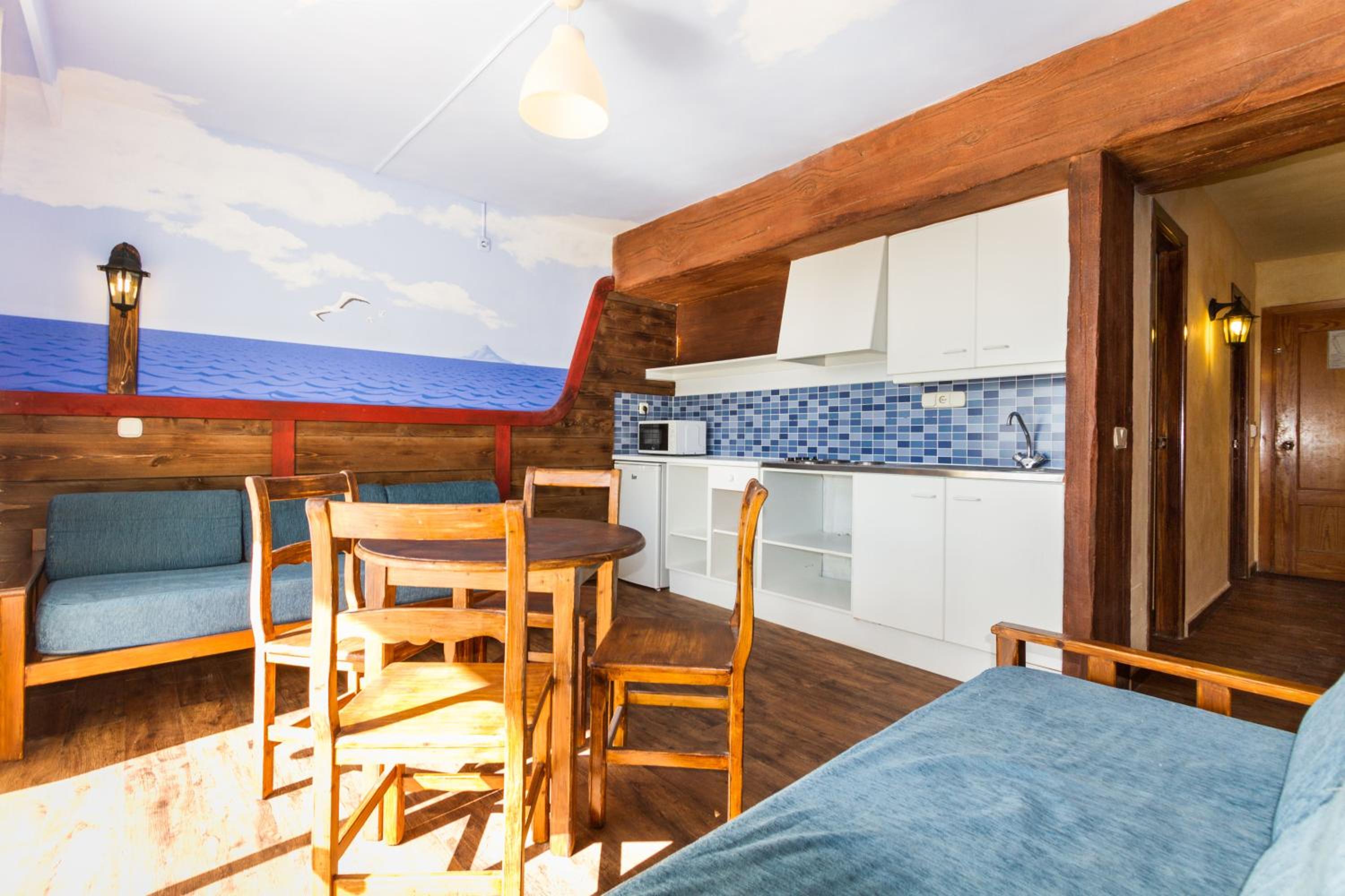 Themed One-Bedroom Apartment photo 3