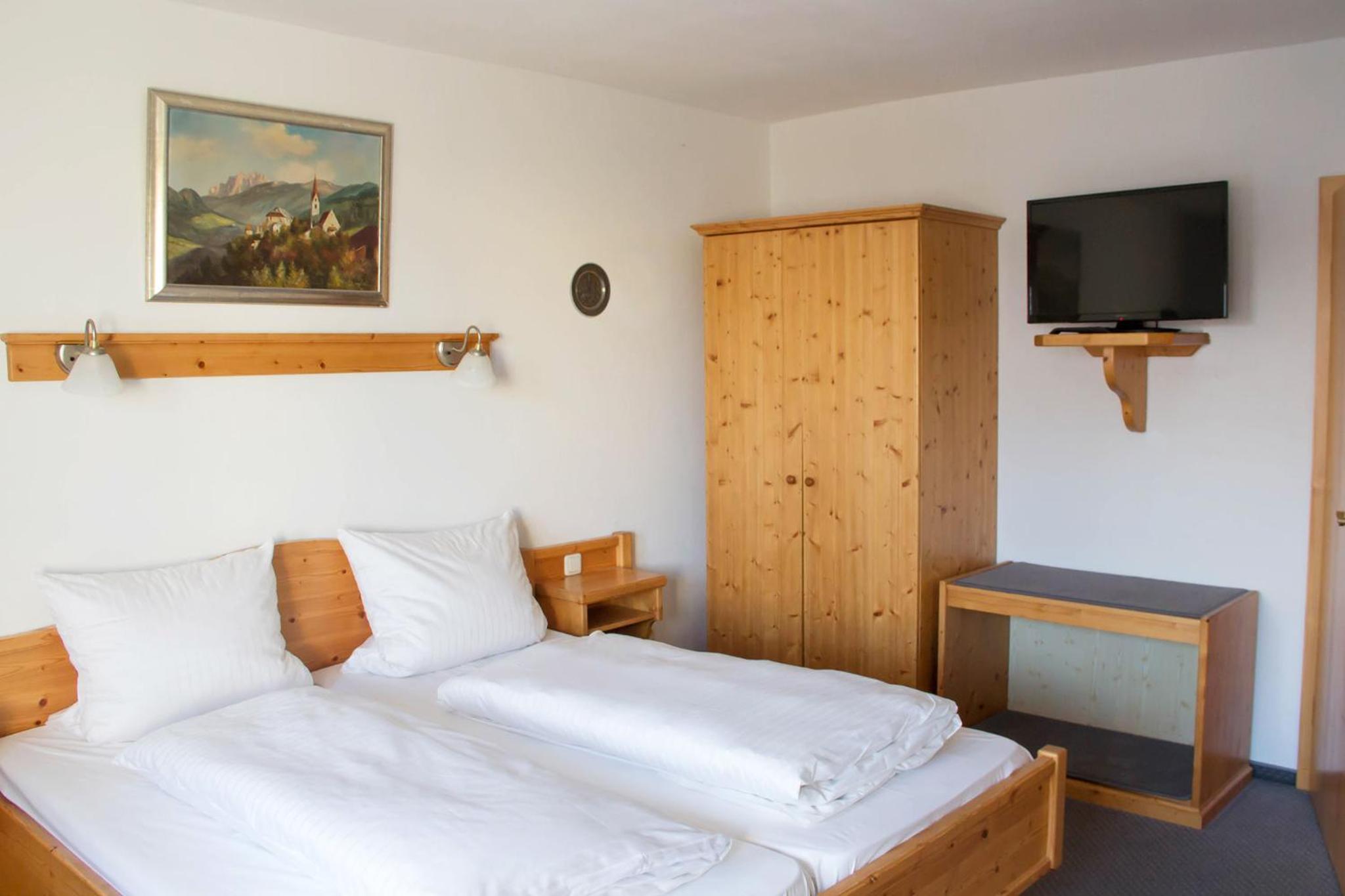 Triple Room with Bathroom photo 2
