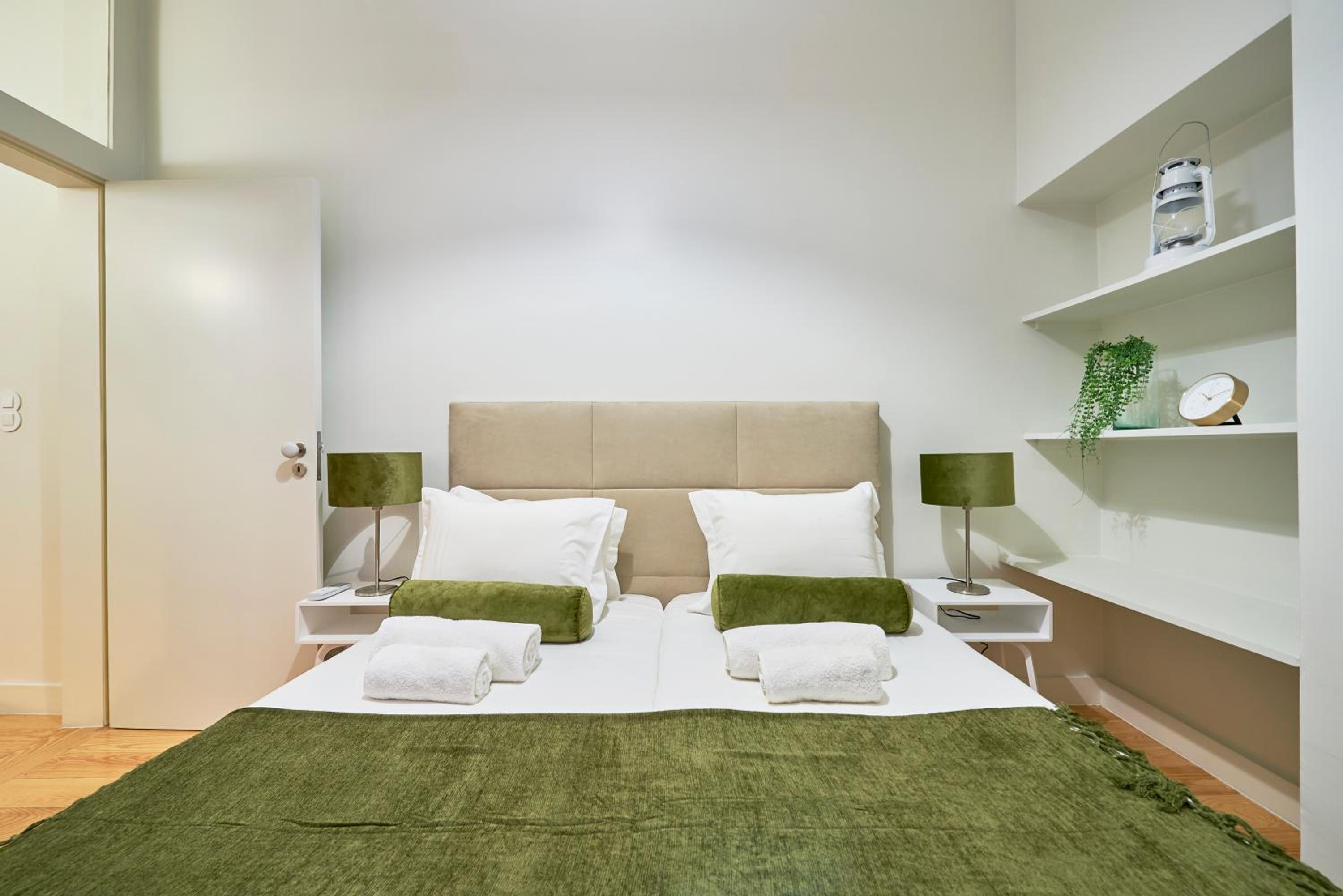 Two-Bedroom Apartment - Photo 23