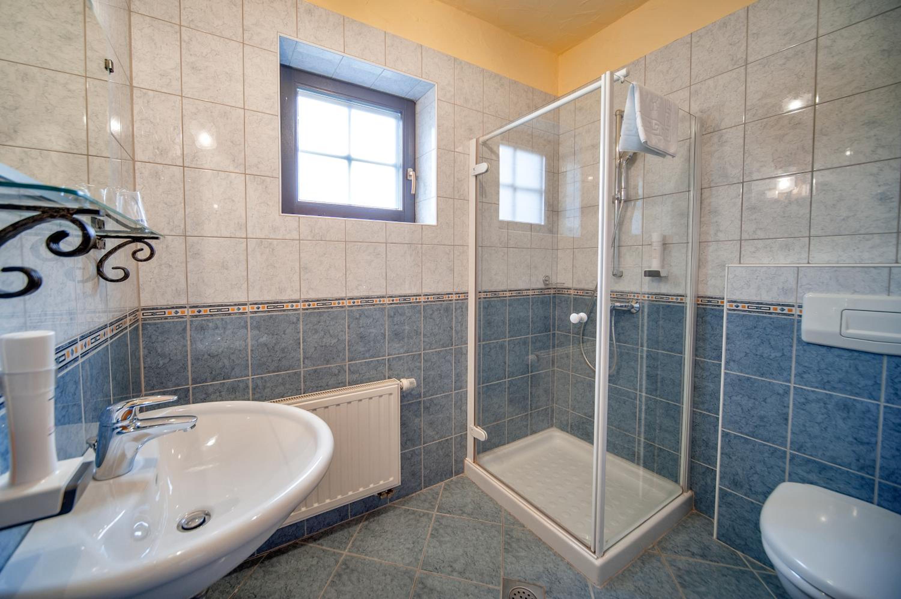 Single Room With Bathroom photo 3