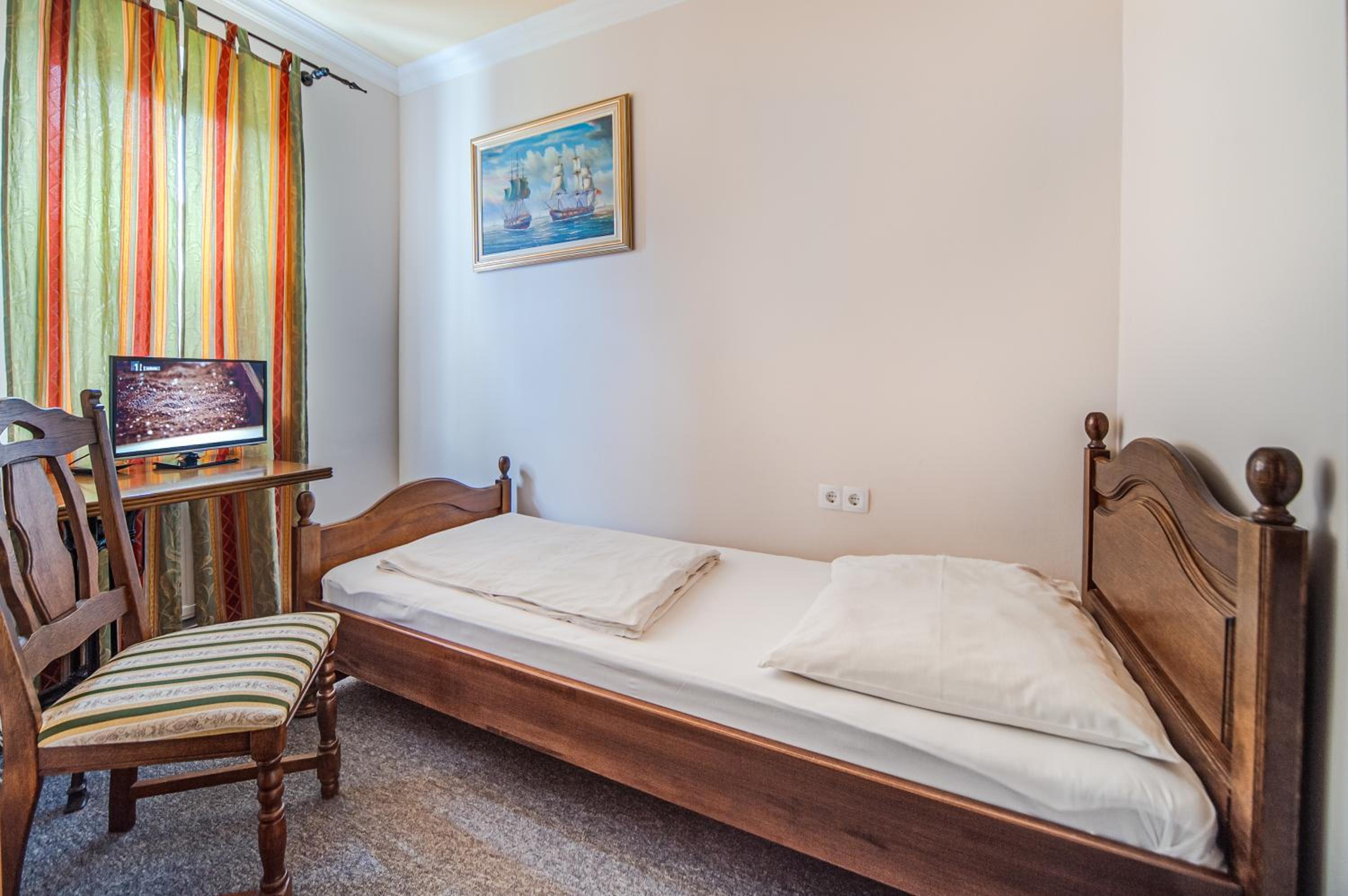 Single Room With Bathroom photo 1