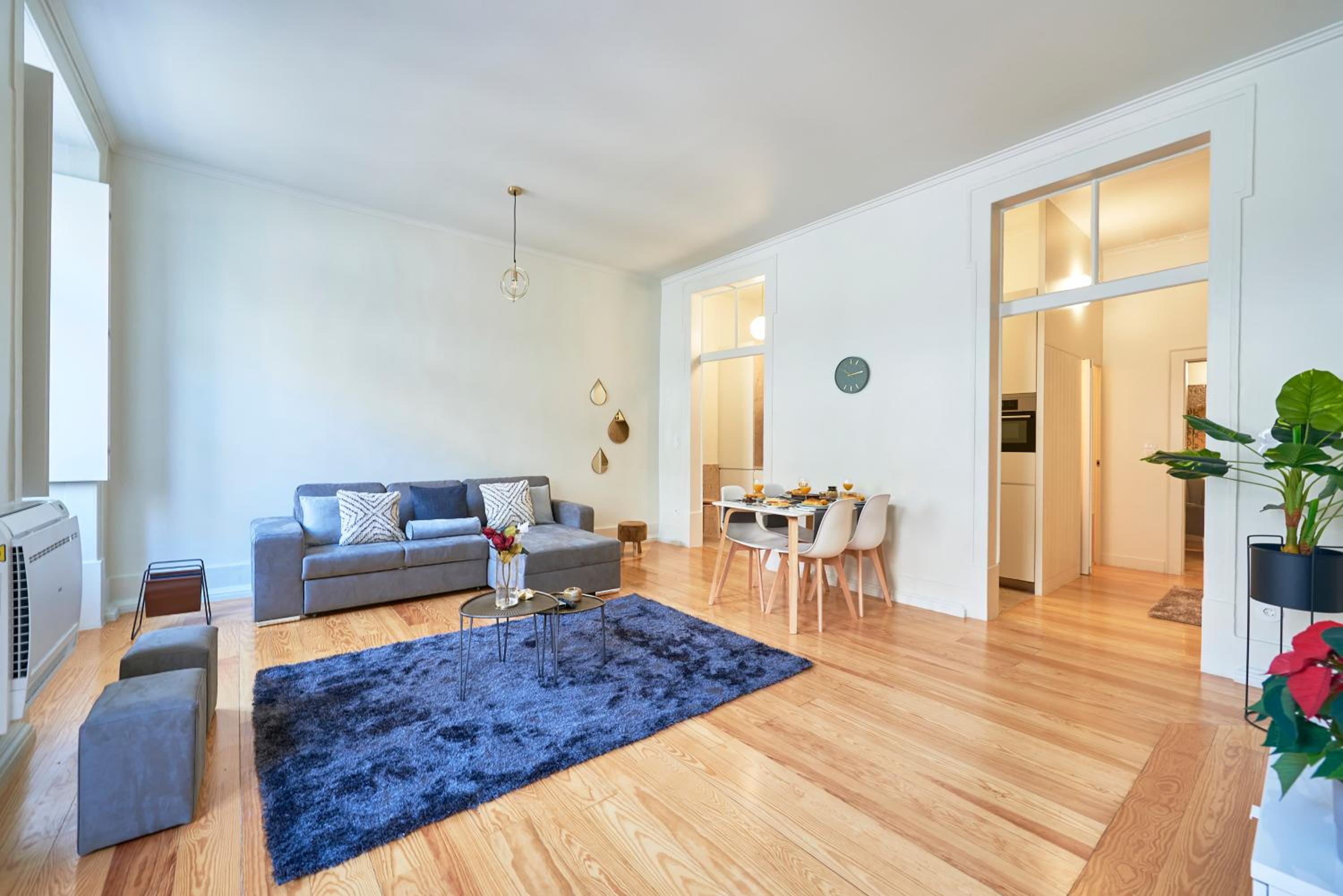 Two-Bedroom Apartment - Photo 31