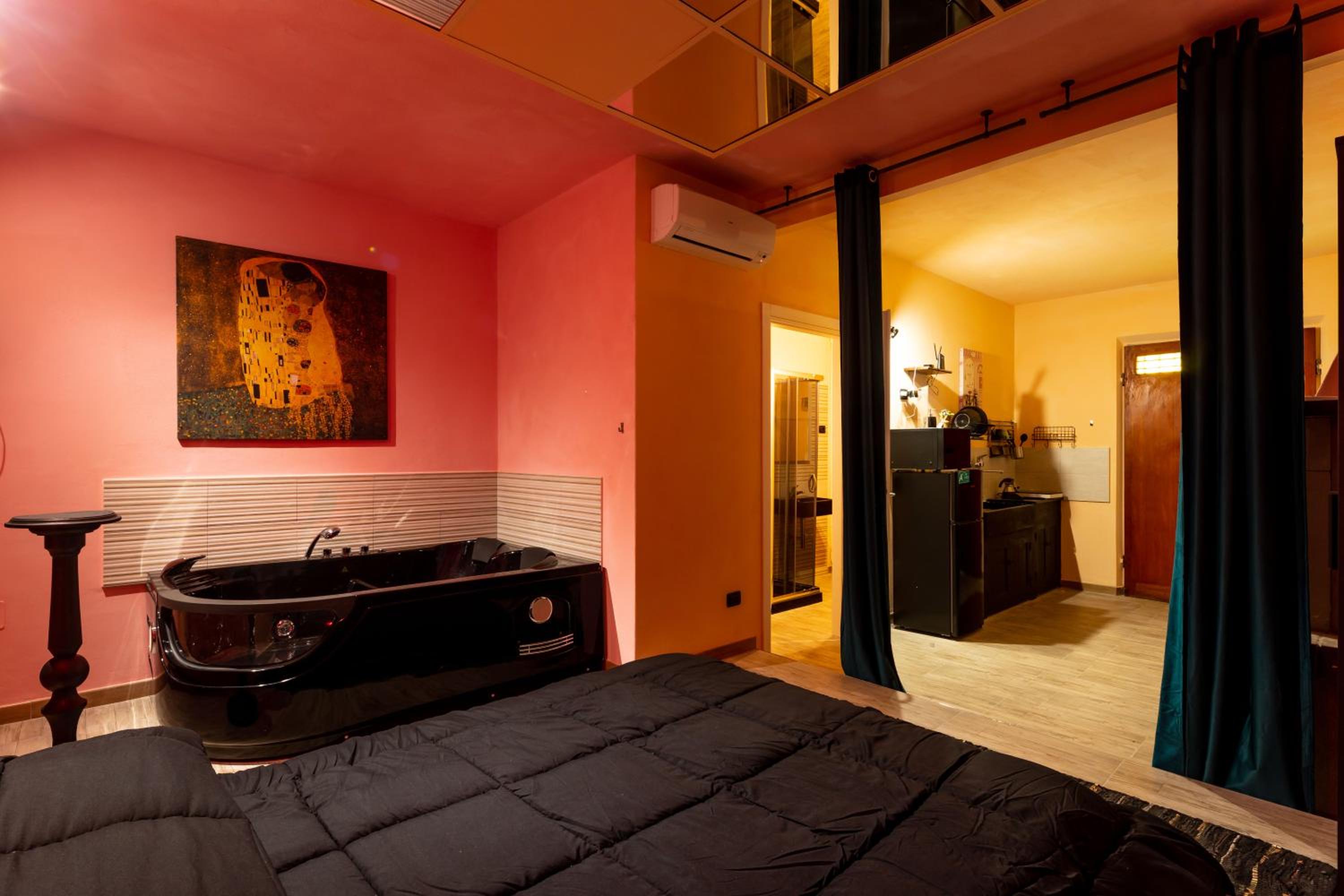 Studio Apartment - Photo 6