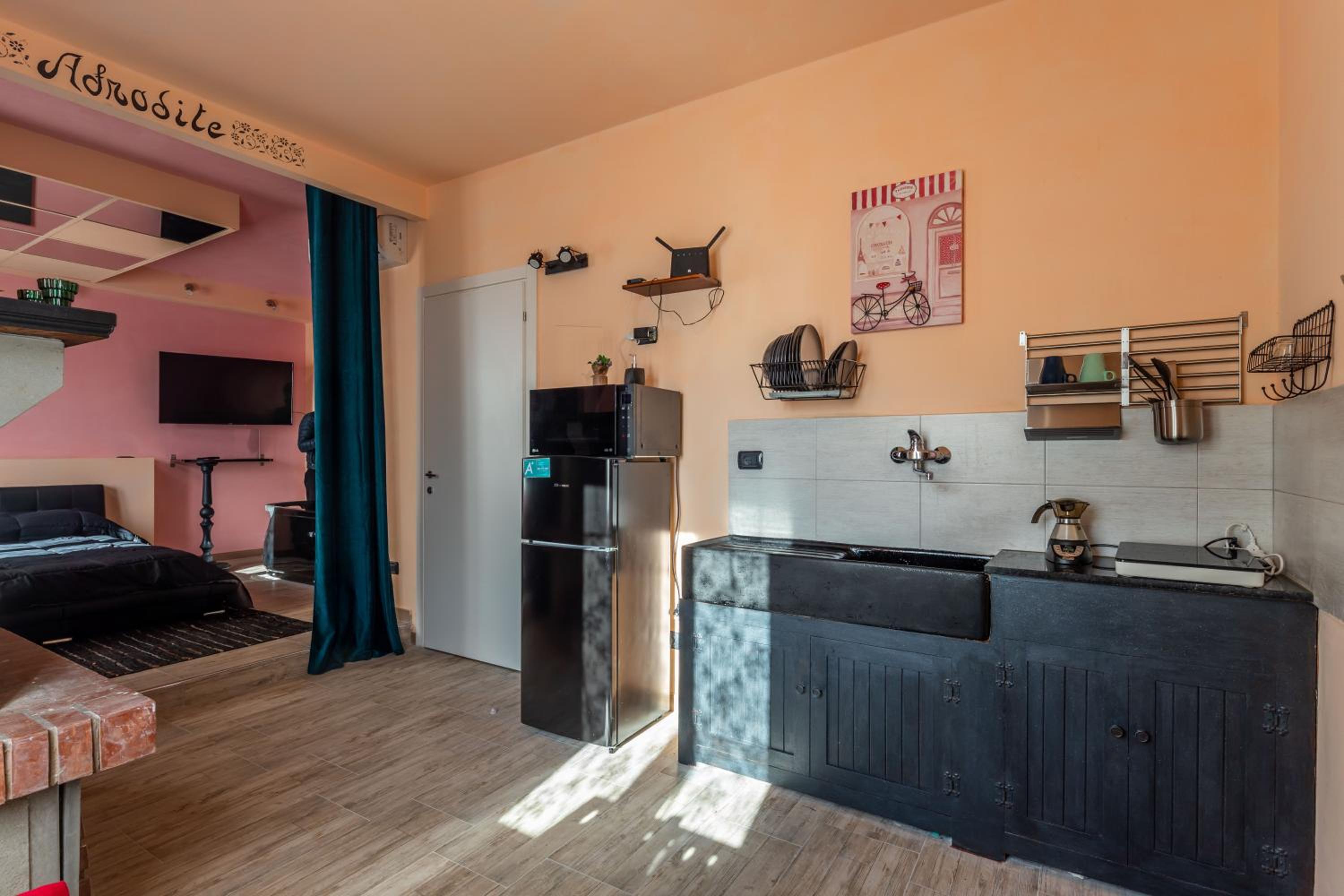 Studio Apartment - Photo 4