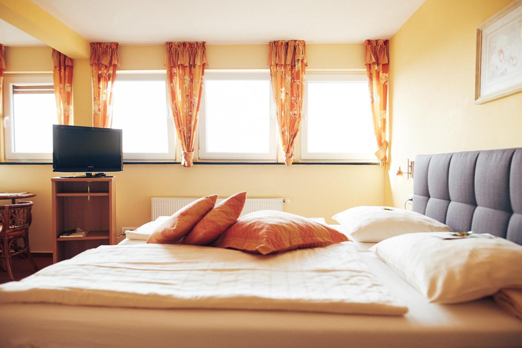 Small Double Room - Photo 2